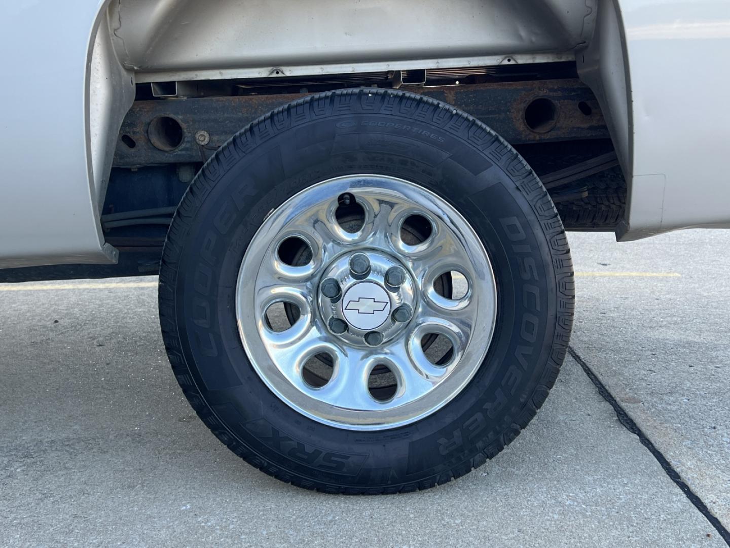 2008 TAN /Black/Gray Cloth CHEVROLET SILVERADO 1500 (1GCEC14X68Z) with an 4.3L engine, Automatic transmission, located at 2990 Old Orchard Rd., Jackson, MO, 63755, 37.354214, -89.612106 - Photo#26