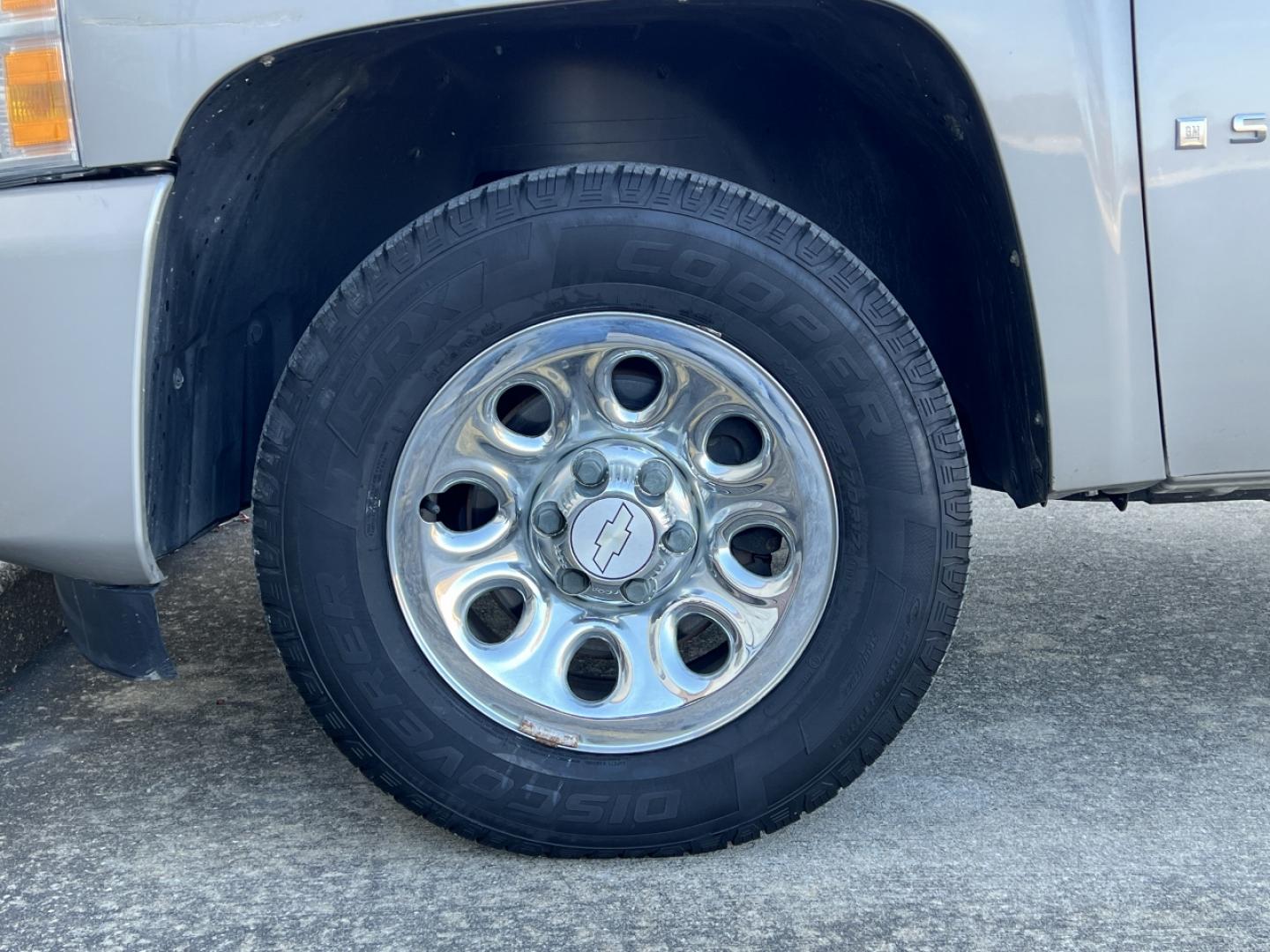 2008 TAN /Black/Gray Cloth CHEVROLET SILVERADO 1500 (1GCEC14X68Z) with an 4.3L engine, Automatic transmission, located at 2990 Old Orchard Rd., Jackson, MO, 63755, 37.354214, -89.612106 - Photo#24