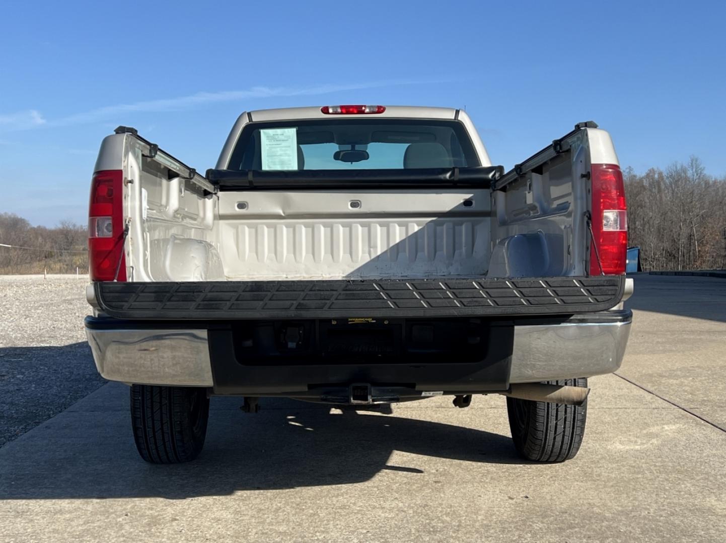 2008 TAN /Black/Gray Cloth CHEVROLET SILVERADO 1500 (1GCEC14X68Z) with an 4.3L engine, Automatic transmission, located at 2990 Old Orchard Rd., Jackson, MO, 63755, 37.354214, -89.612106 - Photo#13