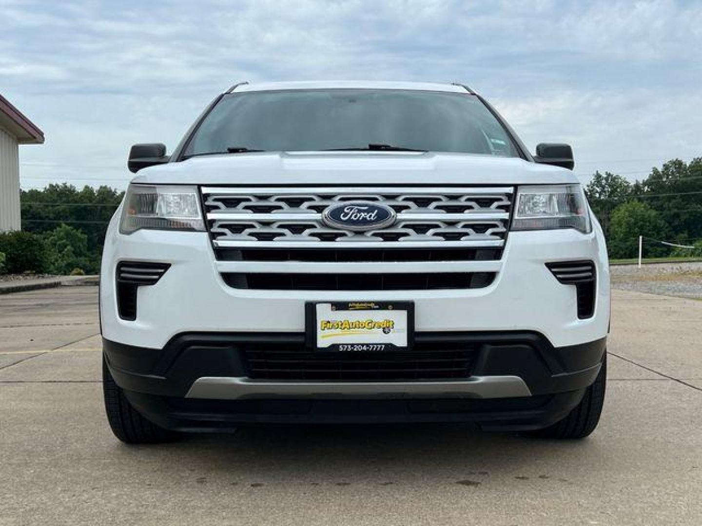 2019 WHITE /Black FORD EXPLORER XLT (1FM5K8D84KG) with an 3.5L engine, Automatic transmission, located at 2990 Old Orchard Rd., Jackson, MO, 63755, 37.354214, -89.612106 - Photo#10