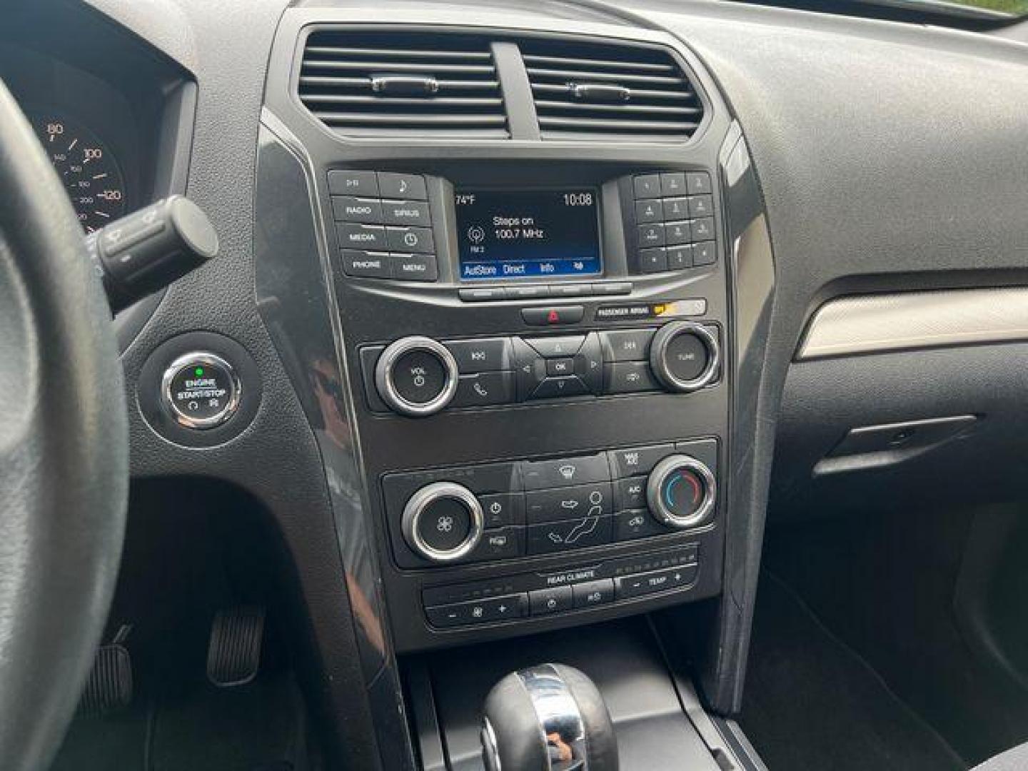 2019 WHITE /Black FORD EXPLORER XLT (1FM5K8D84KG) with an 3.5L engine, Automatic transmission, located at 2990 Old Orchard Rd., Jackson, MO, 63755, 37.354214, -89.612106 - Photo#26