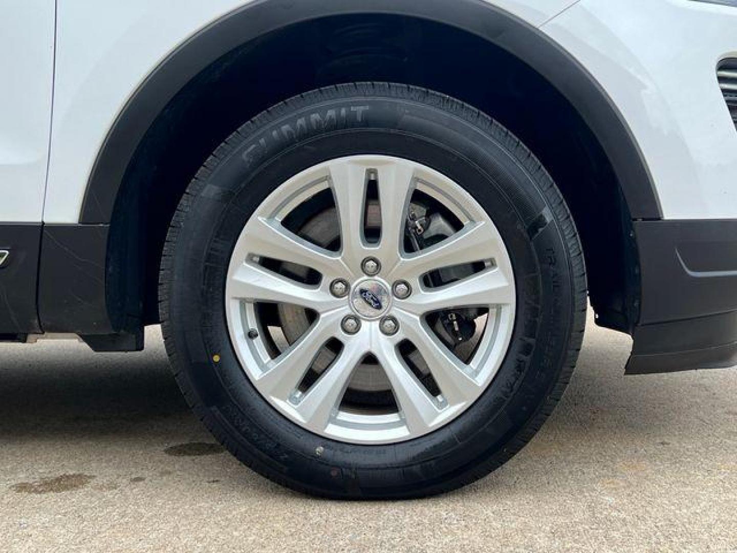 2019 WHITE /Black FORD EXPLORER XLT (1FM5K8D84KG) with an 3.5L engine, Automatic transmission, located at 2990 Old Orchard Rd., Jackson, MO, 63755, 37.354214, -89.612106 - Photo#42