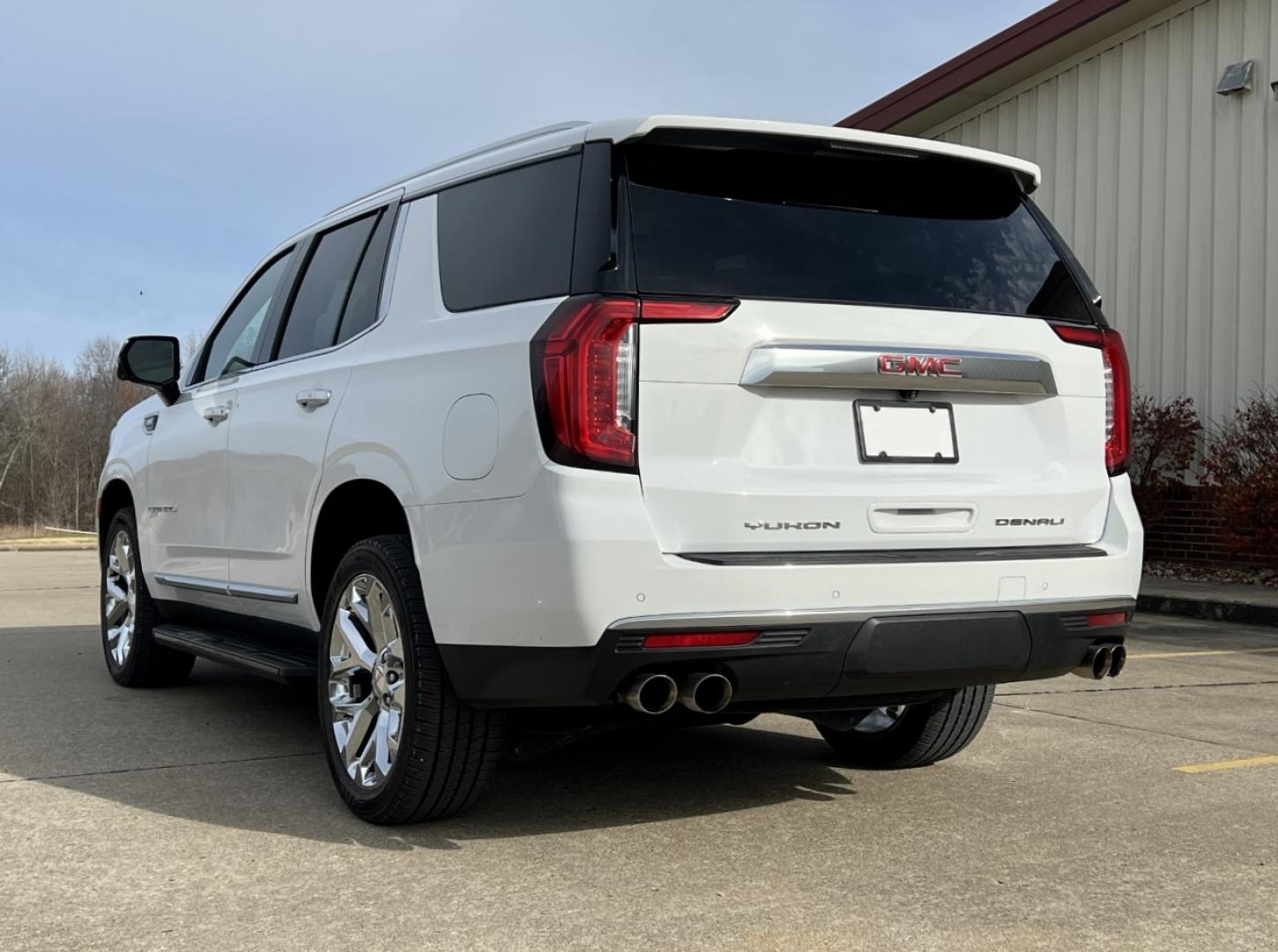 2023 WHITE GMC YUKON DENALI (1GKS2DKL2PR) with an 6.2L engine, Automatic transmission, located at 2990 Old Orchard Rd., Jackson, MO, 63755, 37.354214, -89.612106 - Photo#14