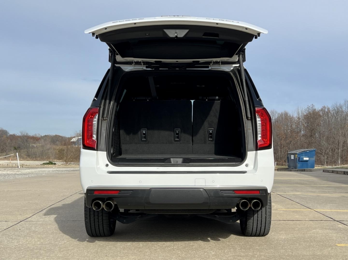 2023 WHITE GMC YUKON DENALI (1GKS2DKL2PR) with an 6.2L engine, Automatic transmission, located at 2990 Old Orchard Rd., Jackson, MO, 63755, 37.354214, -89.612106 - Photo#24