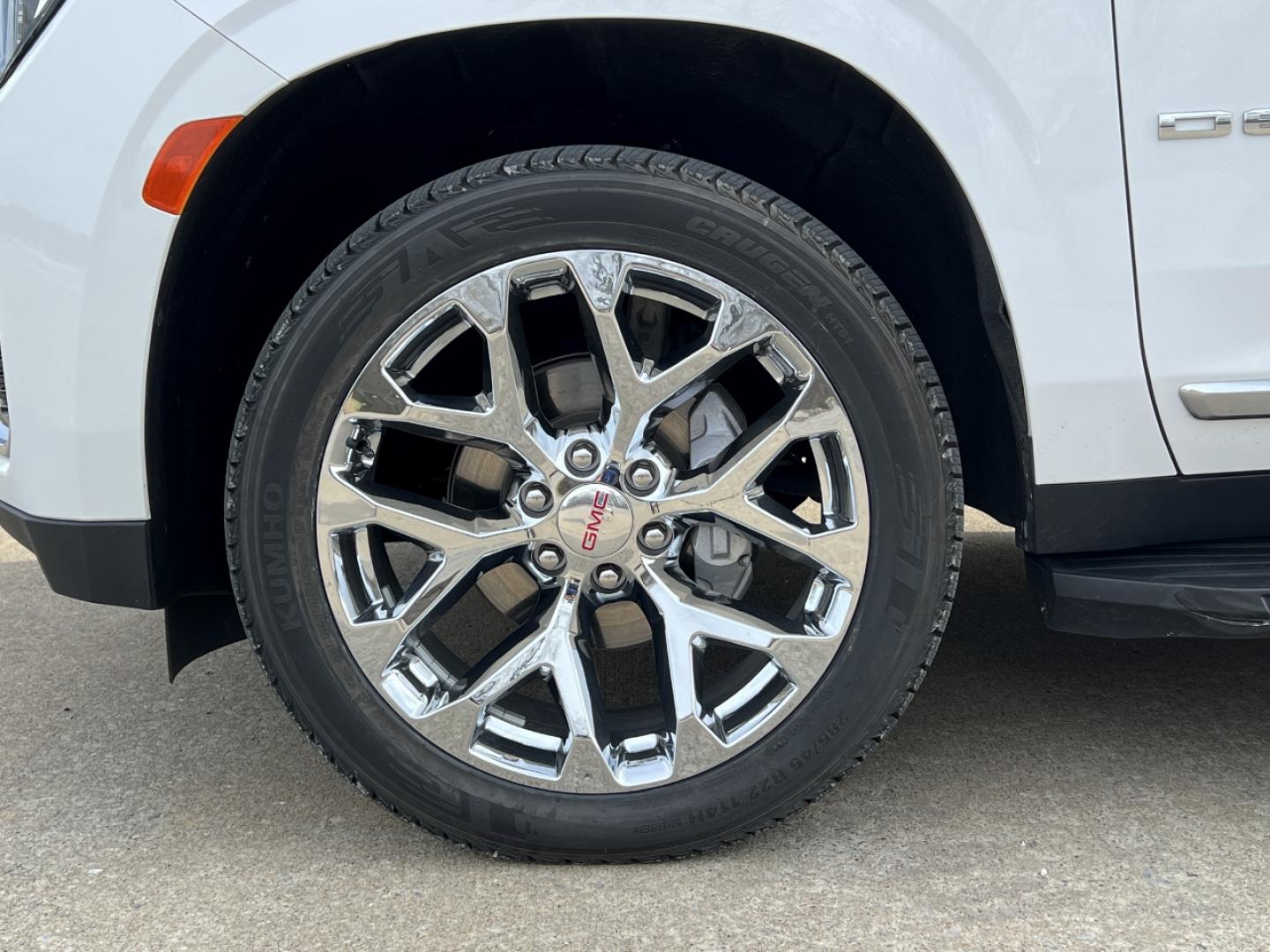 2023 WHITE GMC YUKON DENALI (1GKS2DKL2PR) with an 6.2L engine, Automatic transmission, located at 2990 Old Orchard Rd., Jackson, MO, 63755, 37.354214, -89.612106 - Photo#42