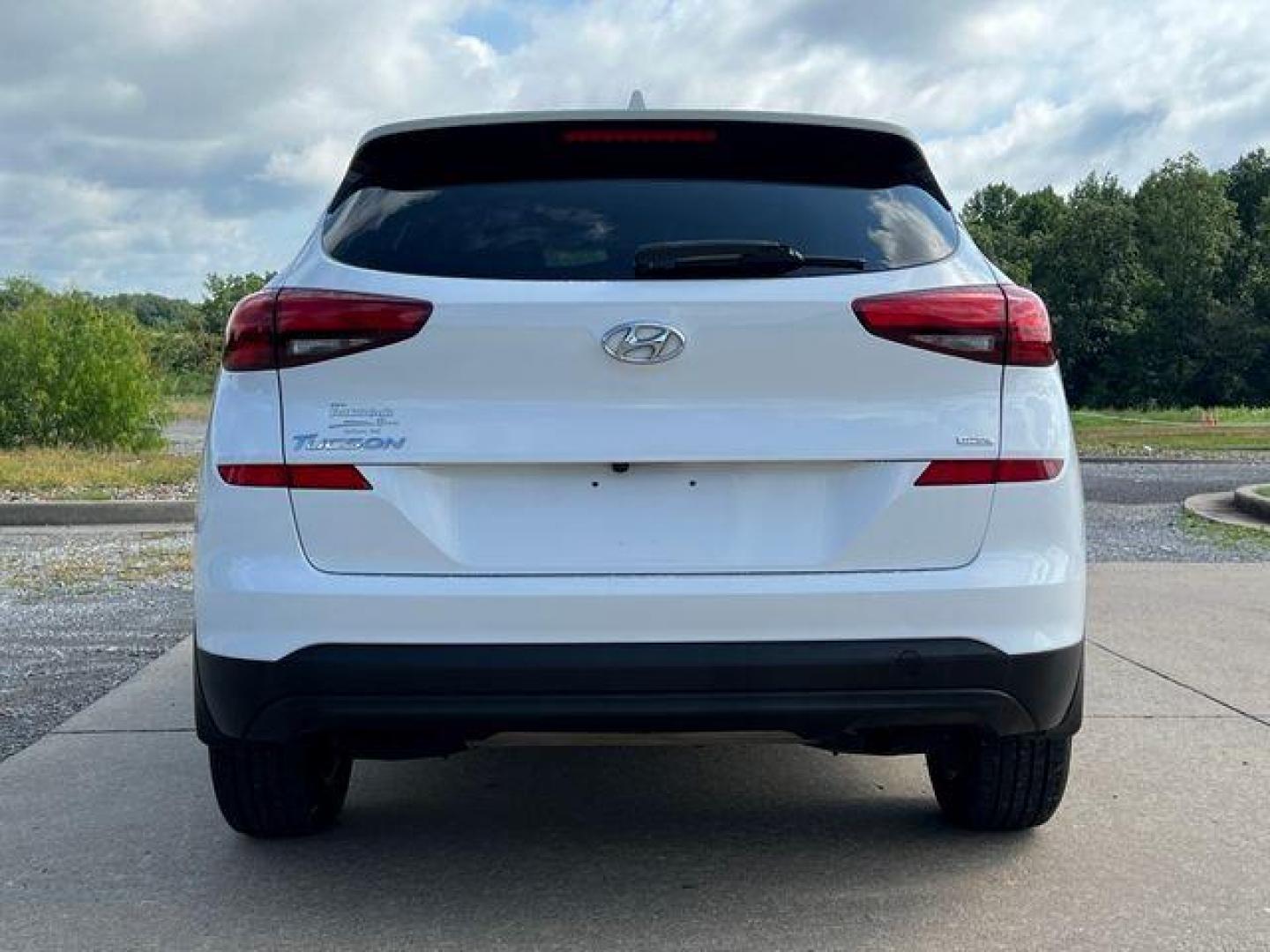 2020 WHITE /Gray HYUNDAI TUCSON SE (KM8J2CA46LU) with an 2.0L engine, Automatic transmission, located at 2990 Old Orchard Rd., Jackson, MO, 63755, 37.354214, -89.612106 - Photo#8