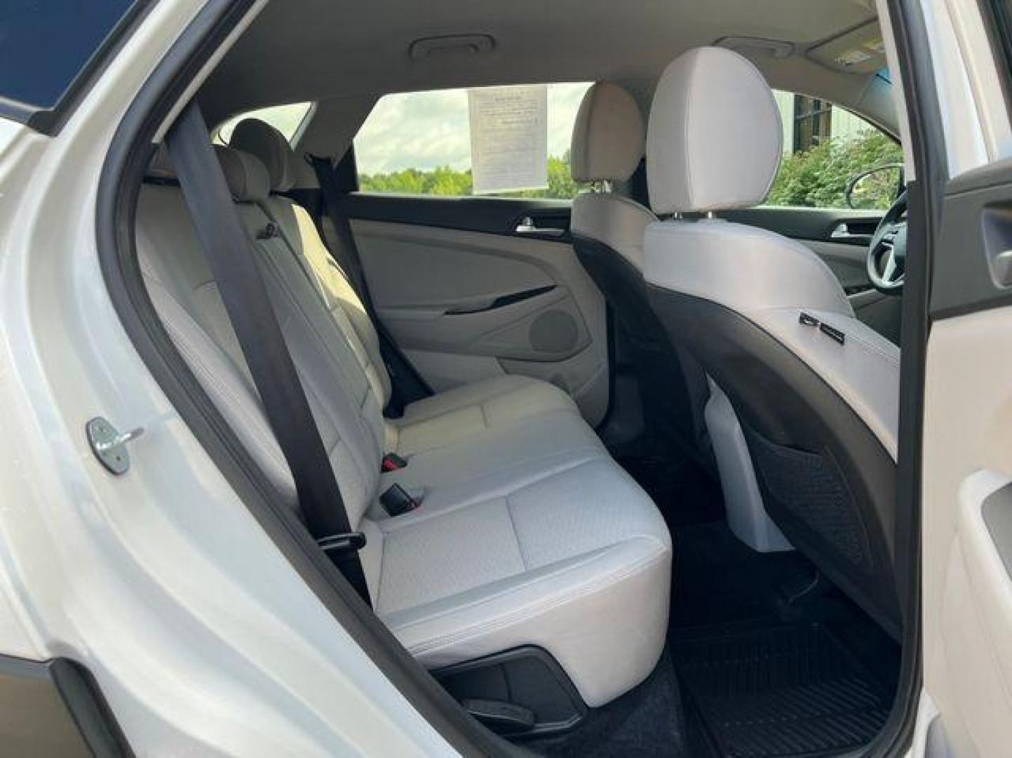 2020 WHITE /Gray HYUNDAI TUCSON SE (KM8J2CA46LU) with an 2.0L engine, Automatic transmission, located at 2990 Old Orchard Rd., Jackson, MO, 63755, 37.354214, -89.612106 - Photo#17