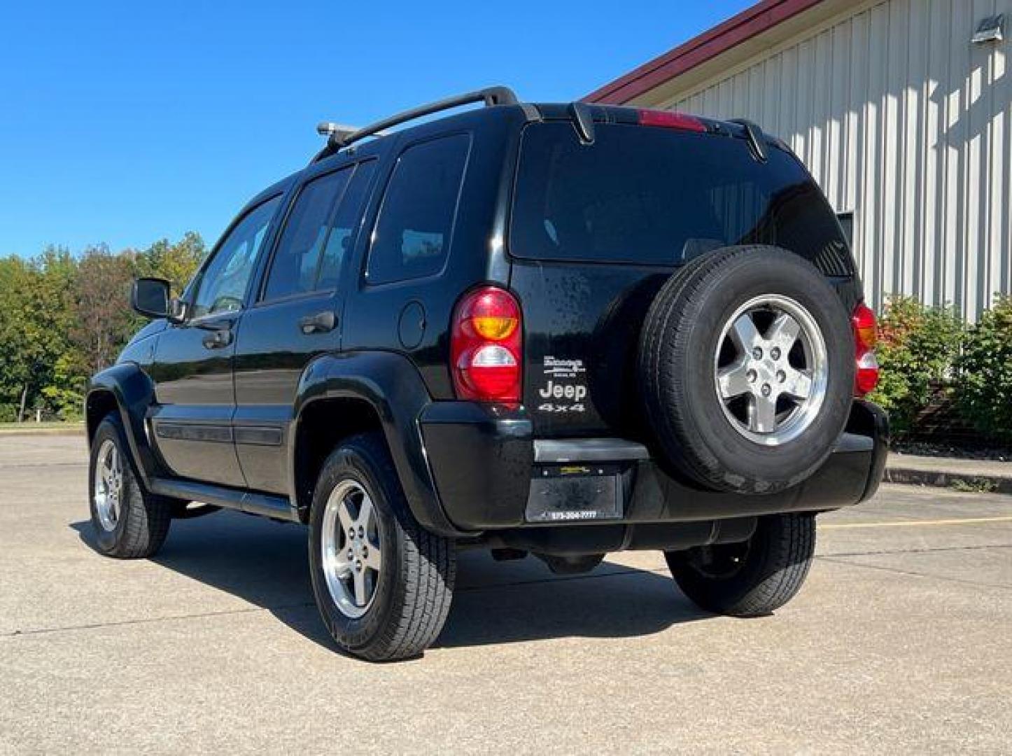 2005 BLACK /Gray JEEP LIBERTY RENEGADE (1J4GL38K55W) with an 3.7L engine, Automatic transmission, located at 2990 Old Orchard Rd., Jackson, MO, 63755, 37.354214, -89.612106 - Photo#8