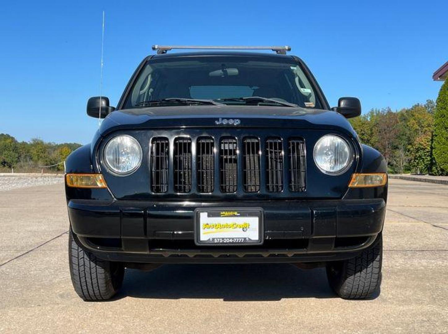 2005 BLACK /Gray JEEP LIBERTY RENEGADE (1J4GL38K55W) with an 3.7L engine, Automatic transmission, located at 2990 Old Orchard Rd., Jackson, MO, 63755, 37.354214, -89.612106 - Photo#10