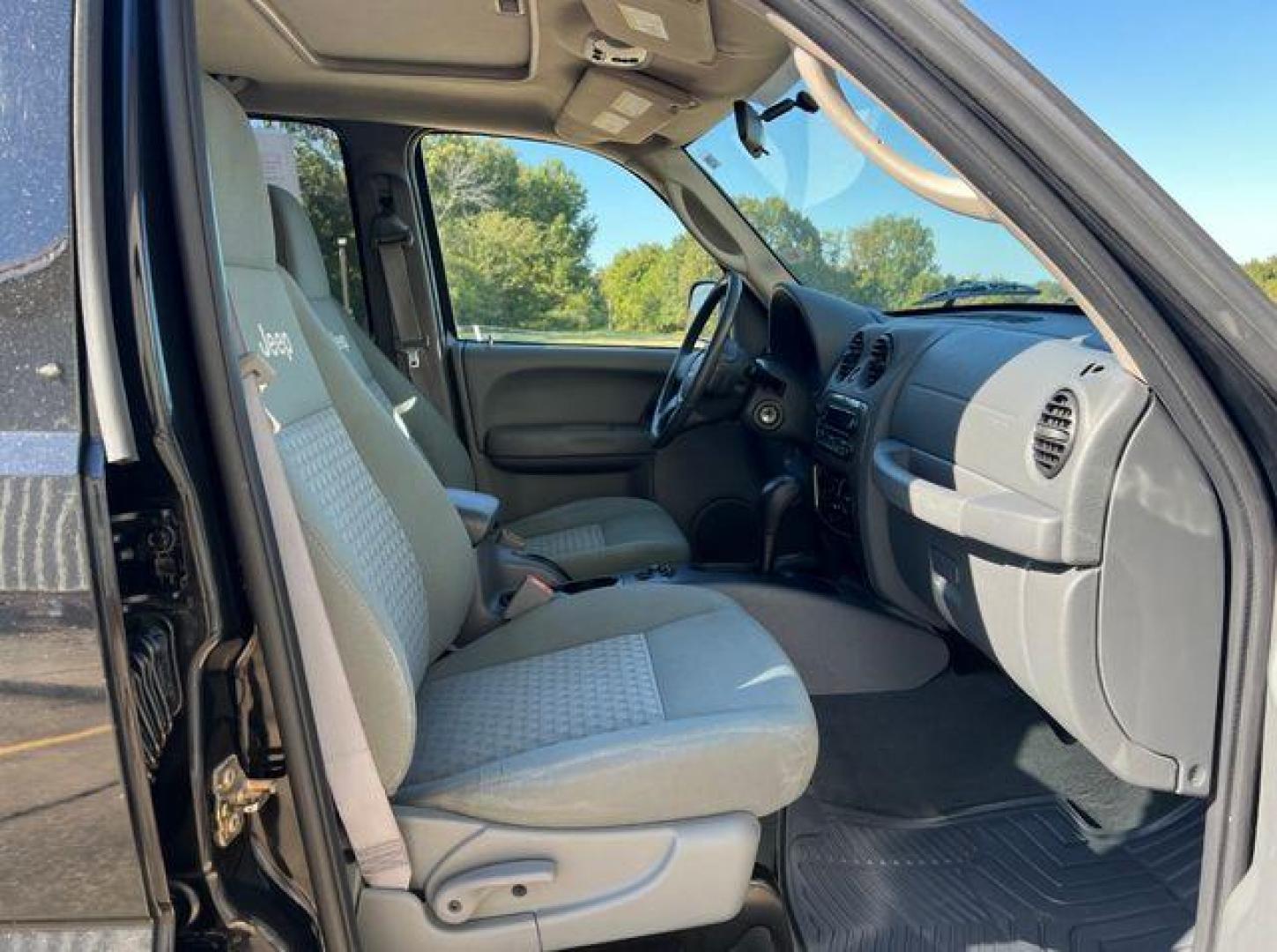 2005 BLACK /Gray JEEP LIBERTY RENEGADE (1J4GL38K55W) with an 3.7L engine, Automatic transmission, located at 2990 Old Orchard Rd., Jackson, MO, 63755, 37.354214, -89.612106 - Photo#14