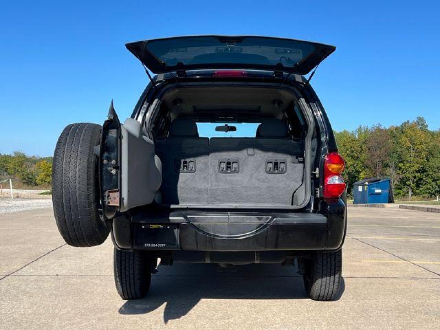 2005 BLACK /Gray JEEP LIBERTY RENEGADE (1J4GL38K55W) with an 3.7L engine, Automatic transmission, located at 2990 Old Orchard Rd., Jackson, MO, 63755, 37.354214, -89.612106 - Photo#18