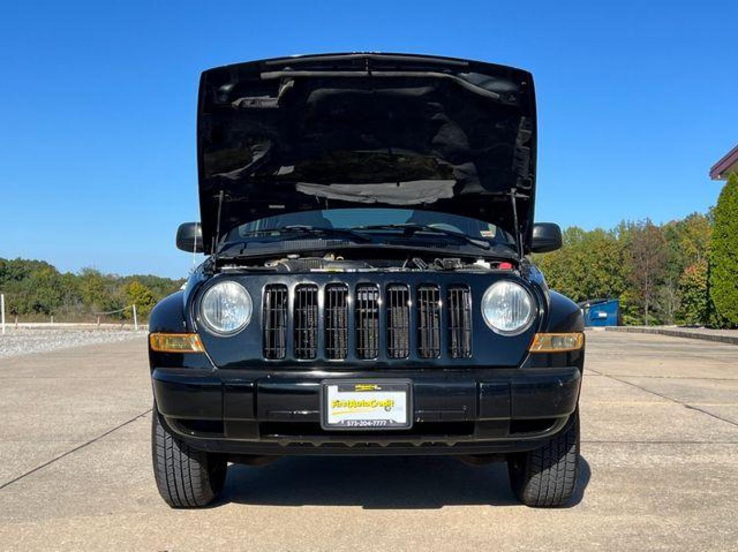 2005 BLACK /Gray JEEP LIBERTY RENEGADE (1J4GL38K55W) with an 3.7L engine, Automatic transmission, located at 2990 Old Orchard Rd., Jackson, MO, 63755, 37.354214, -89.612106 - Photo#29