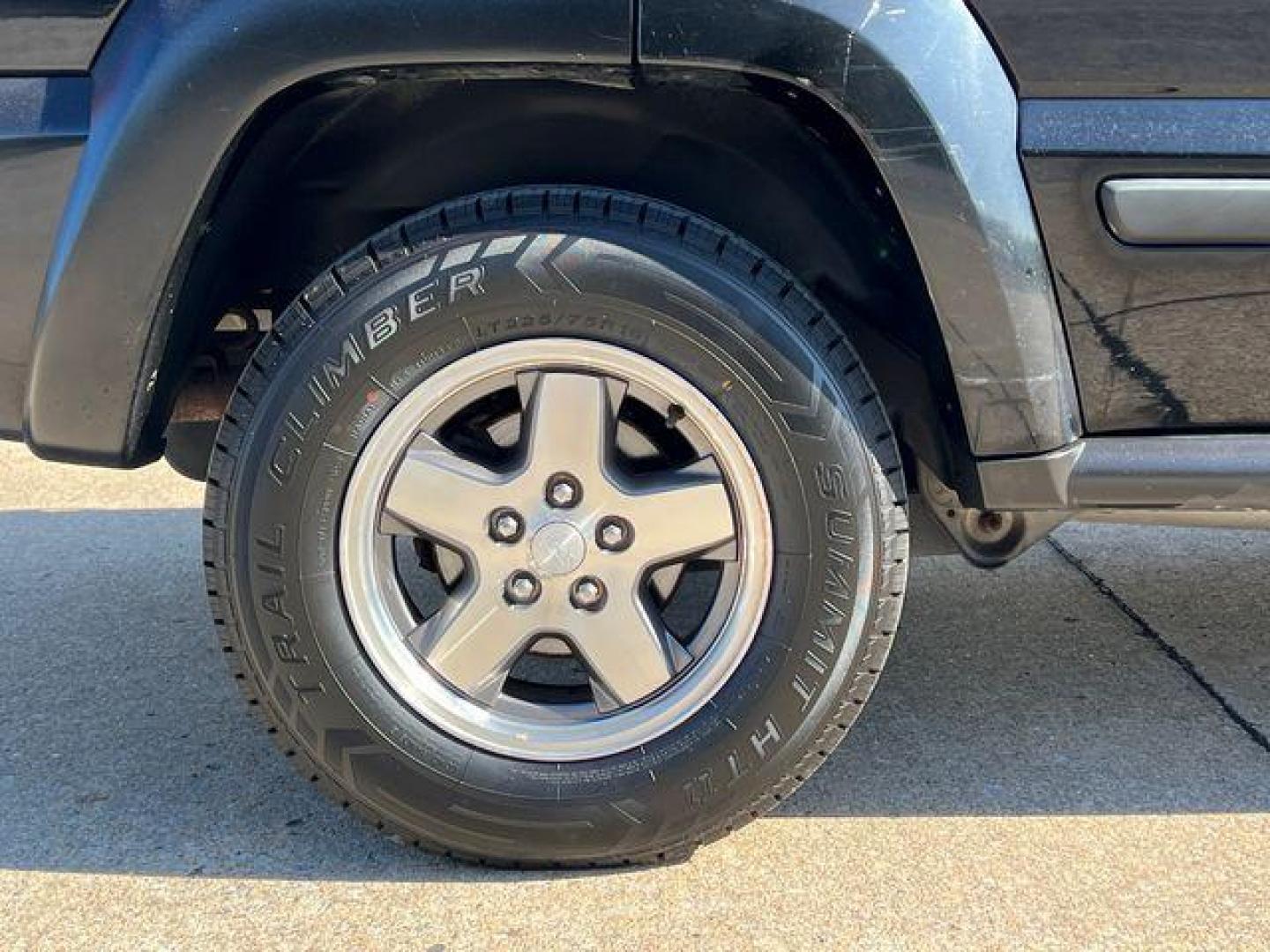 2005 BLACK /Gray JEEP LIBERTY RENEGADE (1J4GL38K55W) with an 3.7L engine, Automatic transmission, located at 2990 Old Orchard Rd., Jackson, MO, 63755, 37.354214, -89.612106 - Photo#34