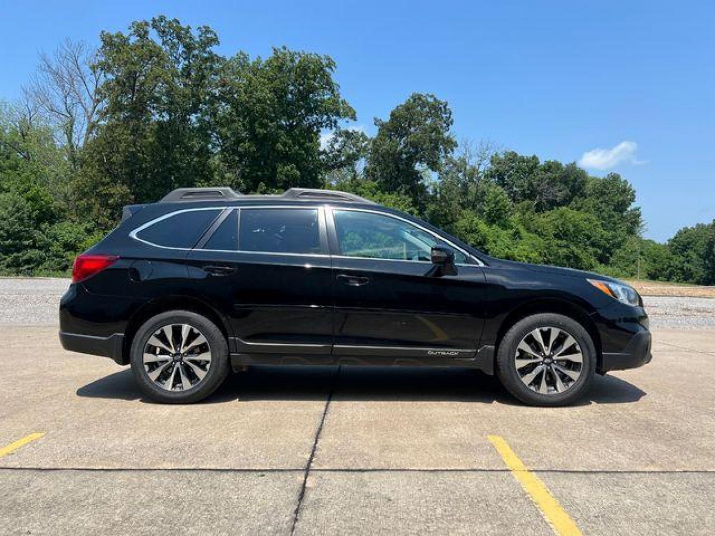 2016 BLACK /Black SUBARU OUTBACK 2.5I LIMITED (4S4BSBNC3G3) with an 2.5L engine, Continuously Variable transmission, located at 2990 Old Orchard Rd., Jackson, MO, 63755, 37.354214, -89.612106 - Photo#10