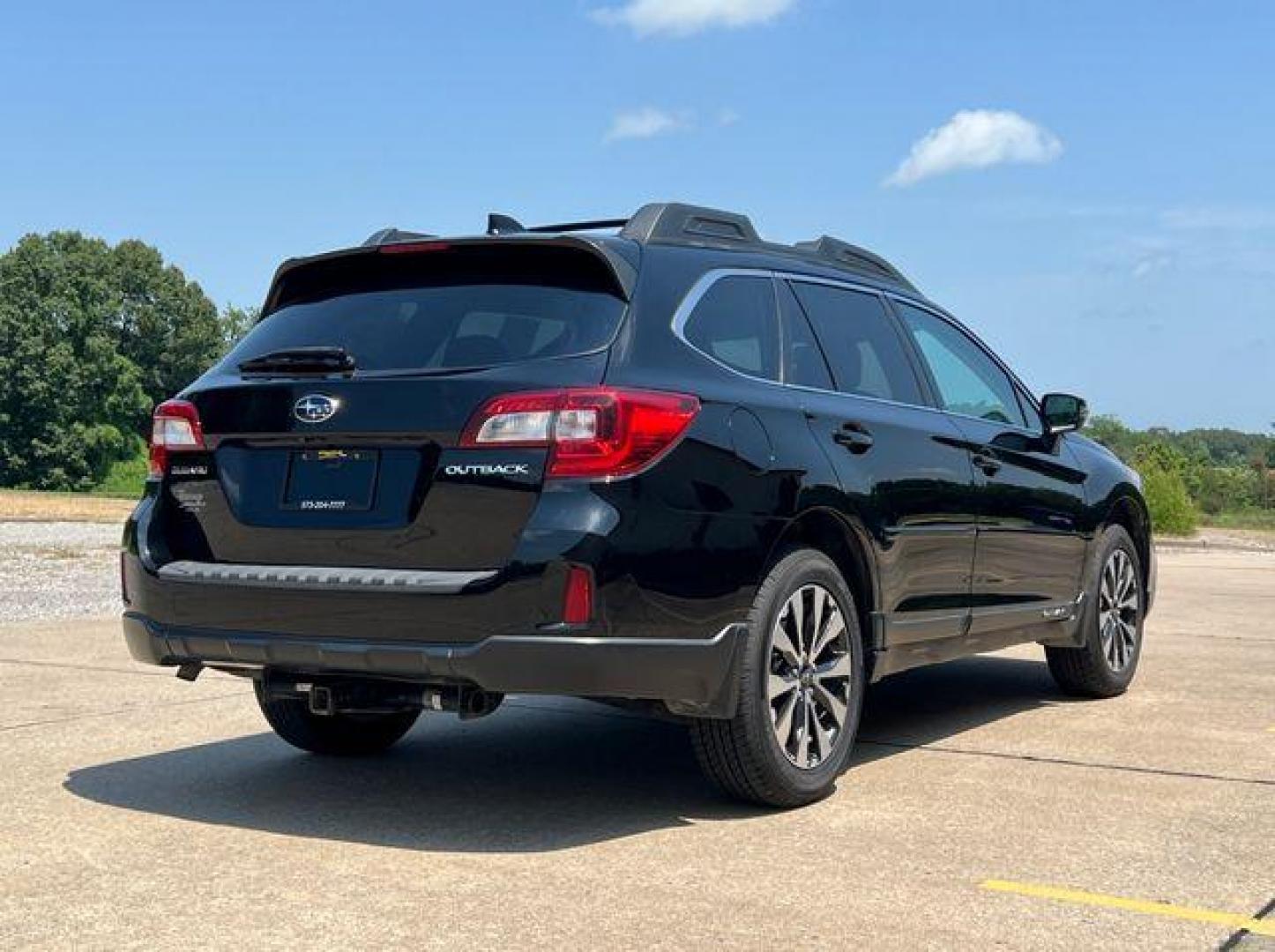 2016 BLACK /Black SUBARU OUTBACK 2.5I LIMITED (4S4BSBNC3G3) with an 2.5L engine, Continuously Variable transmission, located at 2990 Old Orchard Rd., Jackson, MO, 63755, 37.354214, -89.612106 - Photo#11