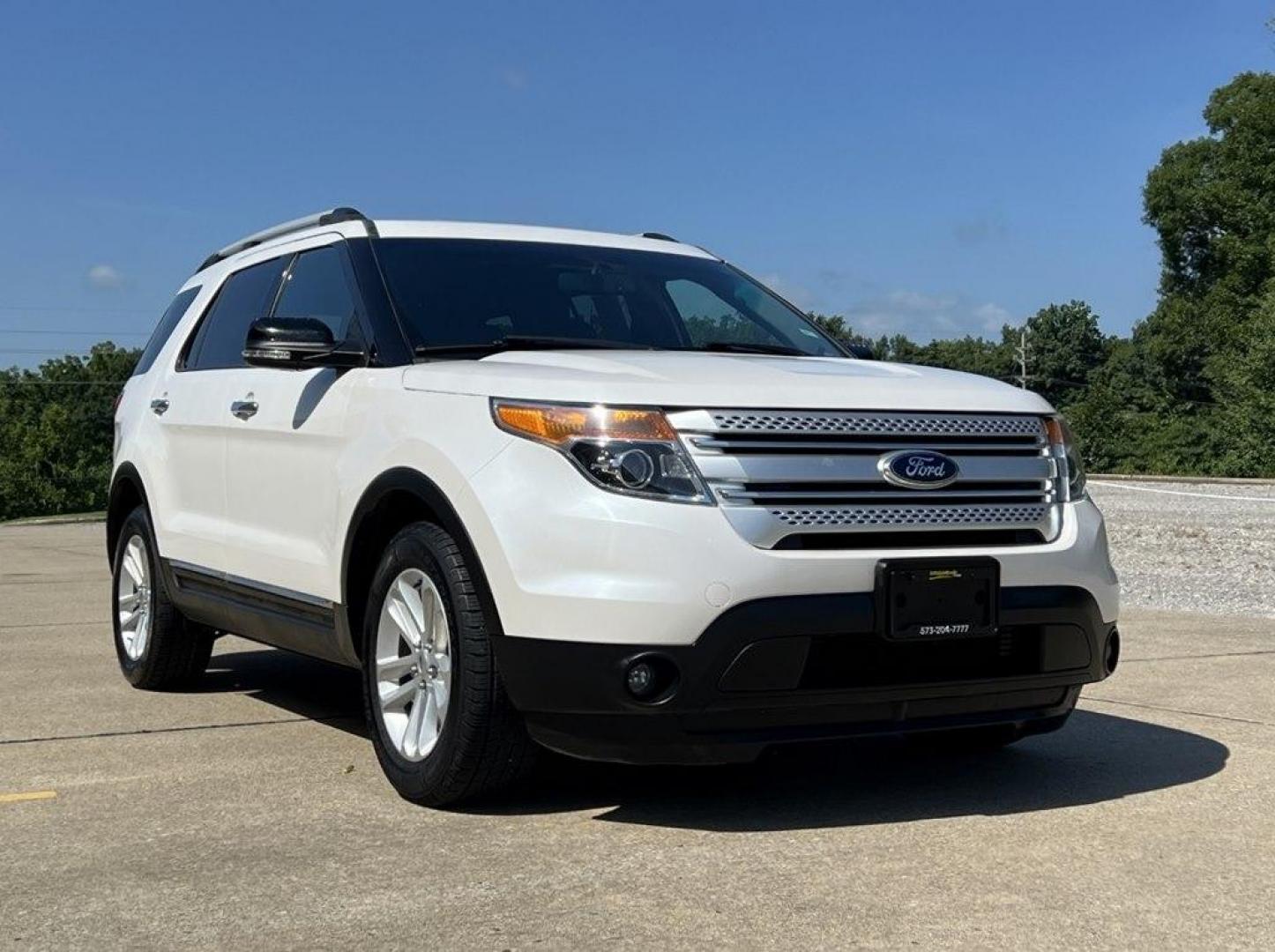 2014 WHITE /Black FORD EXPLORER XLT (1FM5K7D94EG) with an 2.0L engine, Automatic transmission, located at 2990 Old Orchard Rd., Jackson, MO, 63755, 37.354214, -89.612106 - Photo#0