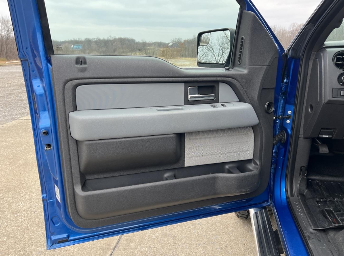 2013 BLUE /Gray Cloth FORD F150 STX (1FTMF1EF7DK) with an 5.0L engine, Automatic transmission, located at 2990 Old Orchard Rd., Jackson, MO, 63755, 37.354214, -89.612106 - Photo#10