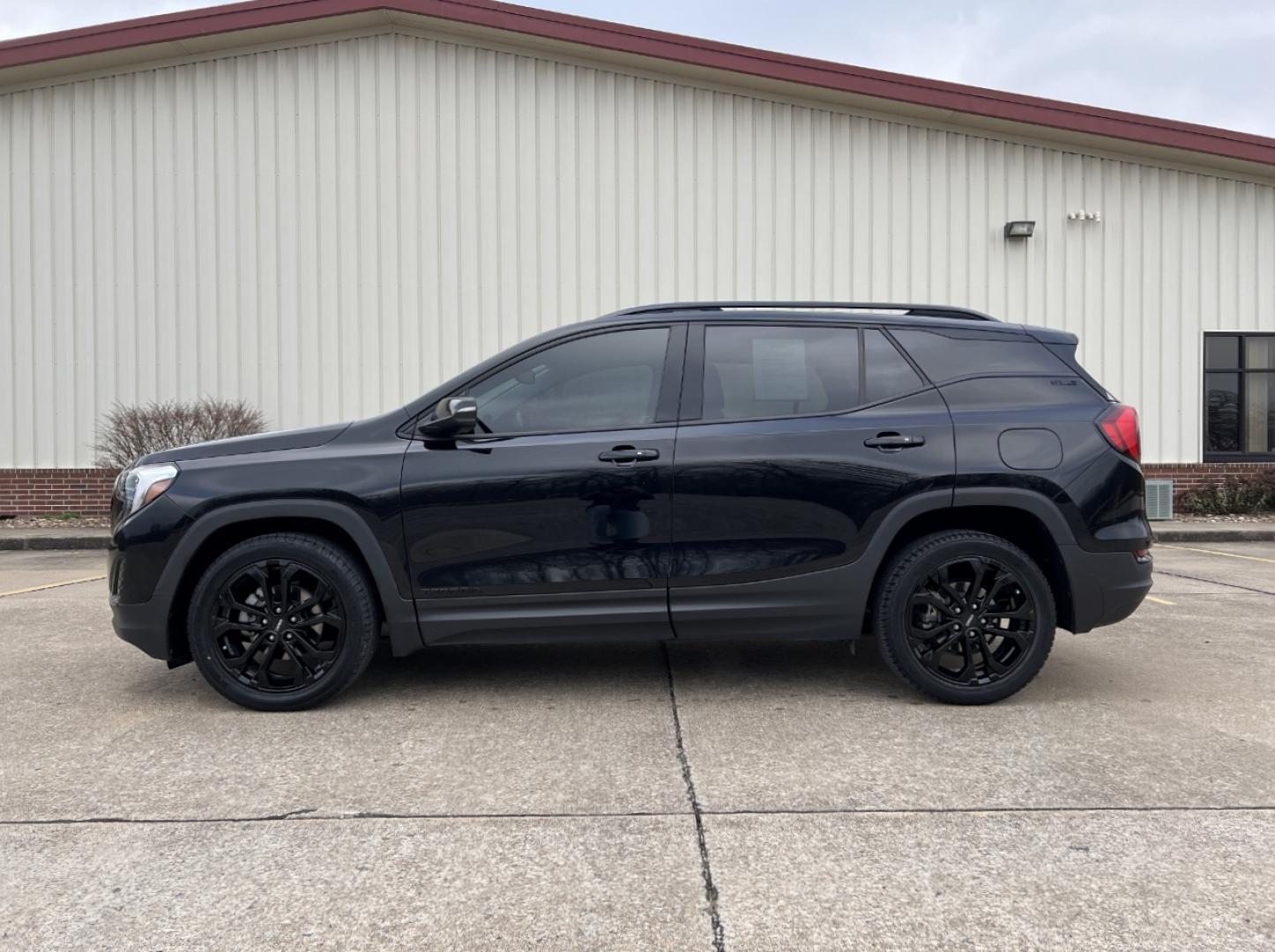 2021 BLACK /Black Cloth GMC TERRAIN SLE (3GKALMEV8ML) with an 1.5L engine, Automatic transmission, located at 2990 Old Orchard Rd., Jackson, MO, 63755, 37.354214, -89.612106 - Photo#7