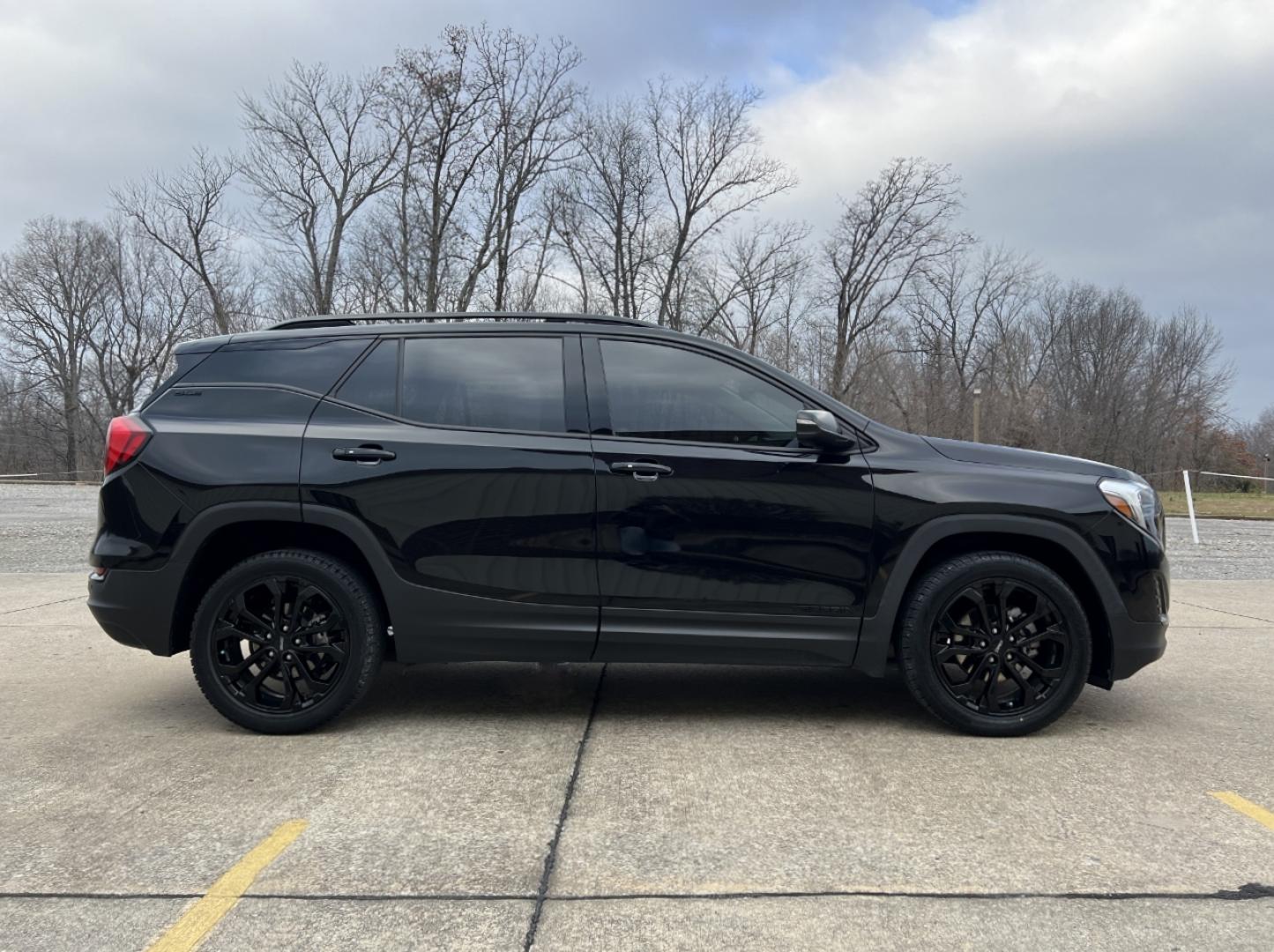 2021 BLACK /Black Cloth GMC TERRAIN SLE (3GKALMEV8ML) with an 1.5L engine, Automatic transmission, located at 2990 Old Orchard Rd., Jackson, MO, 63755, 37.354214, -89.612106 - Photo#8