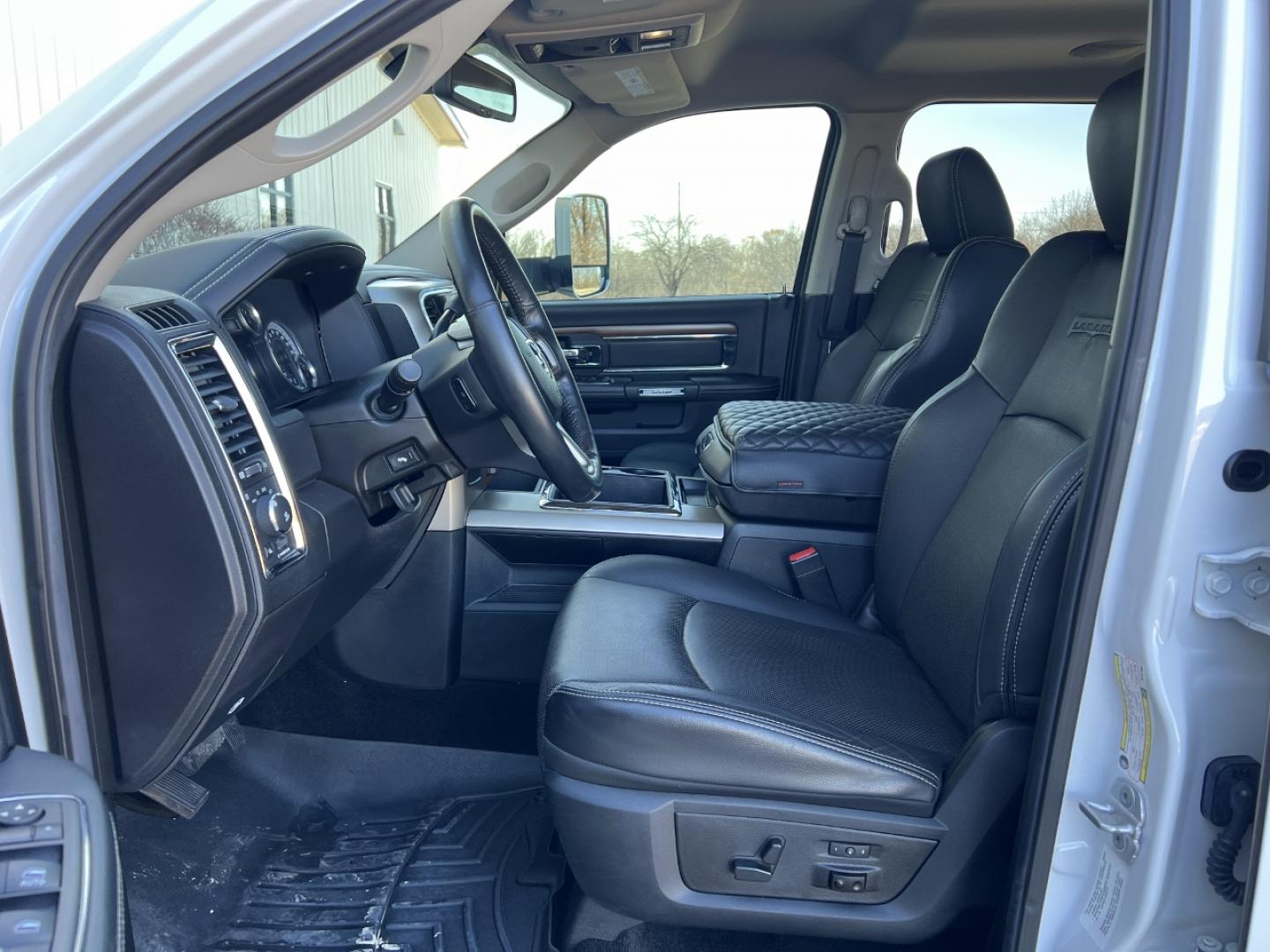 2014 WHITE /Black Leather RAM 3500 LARAMIE (3C63RPJL2EG) with an 6.7L engine, Automatic transmission, located at 2990 Old Orchard Rd., Jackson, MO, 63755, 37.354214, -89.612106 - Photo#16