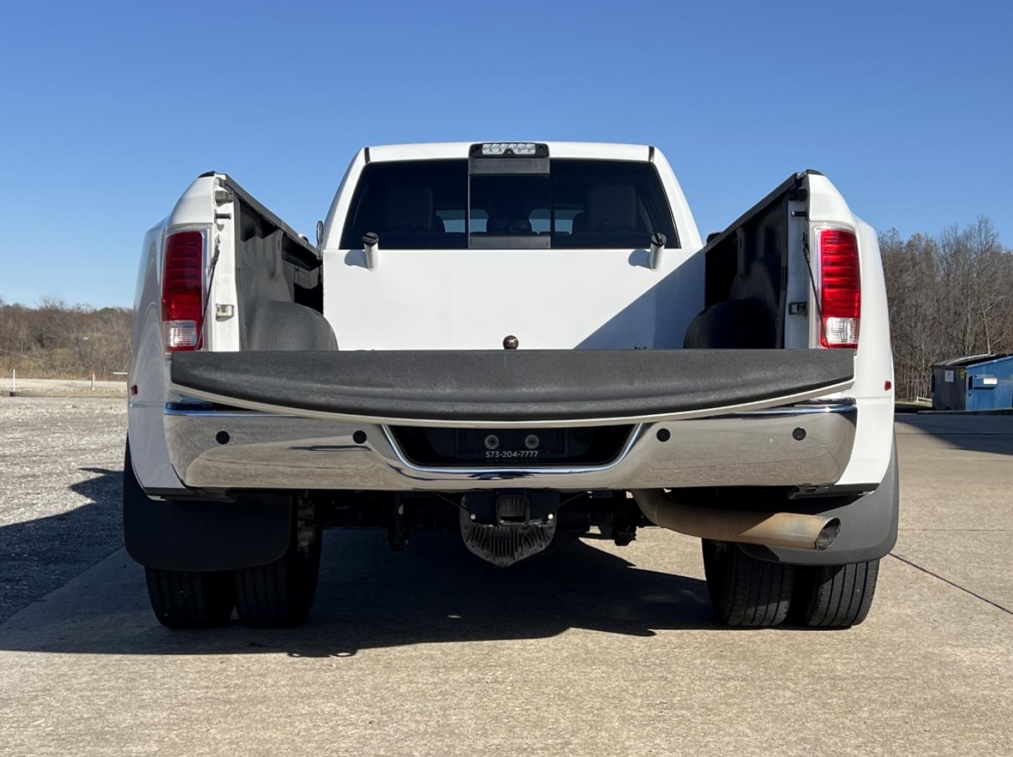 2014 WHITE /Black Leather RAM 3500 LARAMIE (3C63RPJL2EG) with an 6.7L engine, Automatic transmission, located at 2990 Old Orchard Rd., Jackson, MO, 63755, 37.354214, -89.612106 - Photo#21