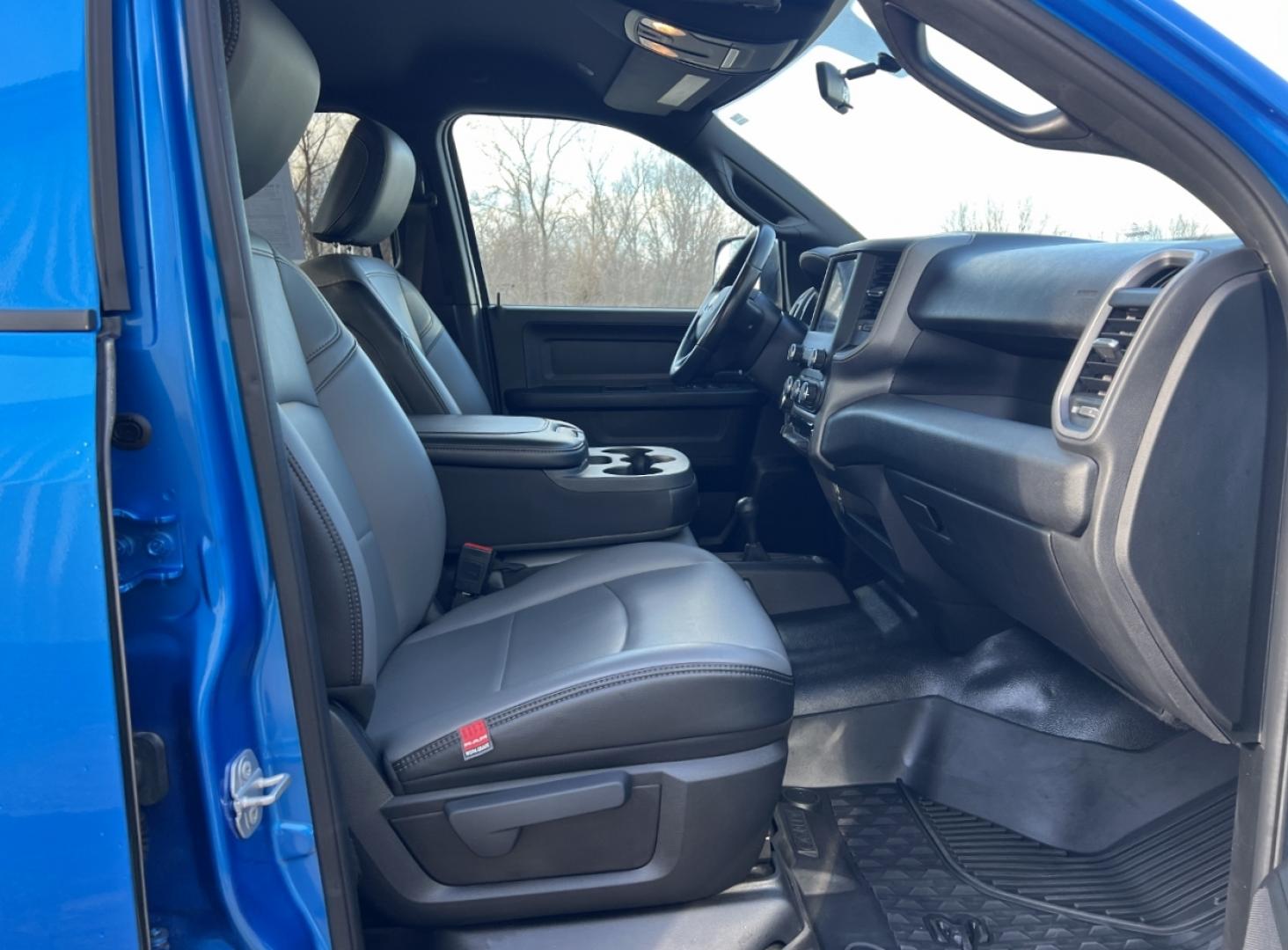 2021 BLUE /Gray Leather RAM 2500 TRADESMAN (3C6TR5CJ1MG) with an 6.4L engine, Automatic transmission, located at 2990 Old Orchard Rd., Jackson, MO, 63755, 37.354214, -89.612106 - Photo#14