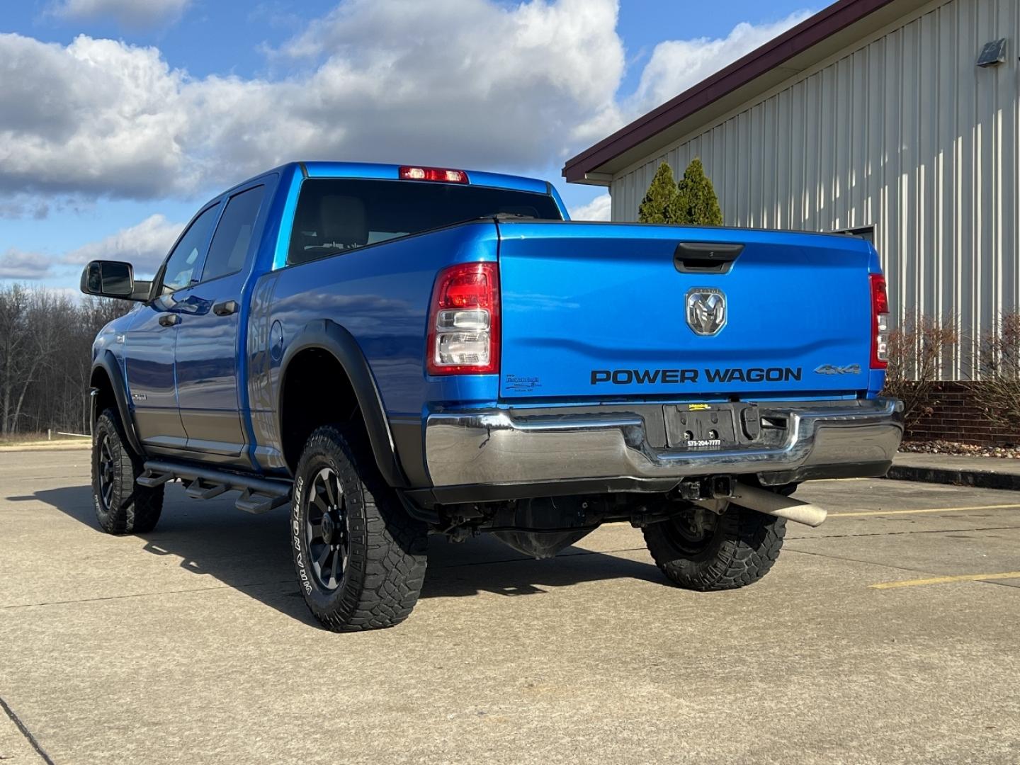 2021 BLUE /Gray Leather RAM 2500 TRADESMAN (3C6TR5CJ1MG) with an 6.4L engine, Automatic transmission, located at 2990 Old Orchard Rd., Jackson, MO, 63755, 37.354214, -89.612106 - Photo#8