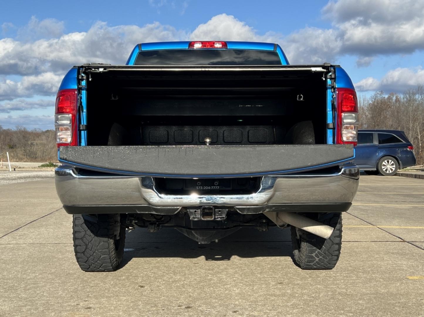 2021 BLUE /Gray Leather RAM 2500 TRADESMAN (3C6TR5CJ1MG) with an 6.4L engine, Automatic transmission, located at 2990 Old Orchard Rd., Jackson, MO, 63755, 37.354214, -89.612106 - Photo#17