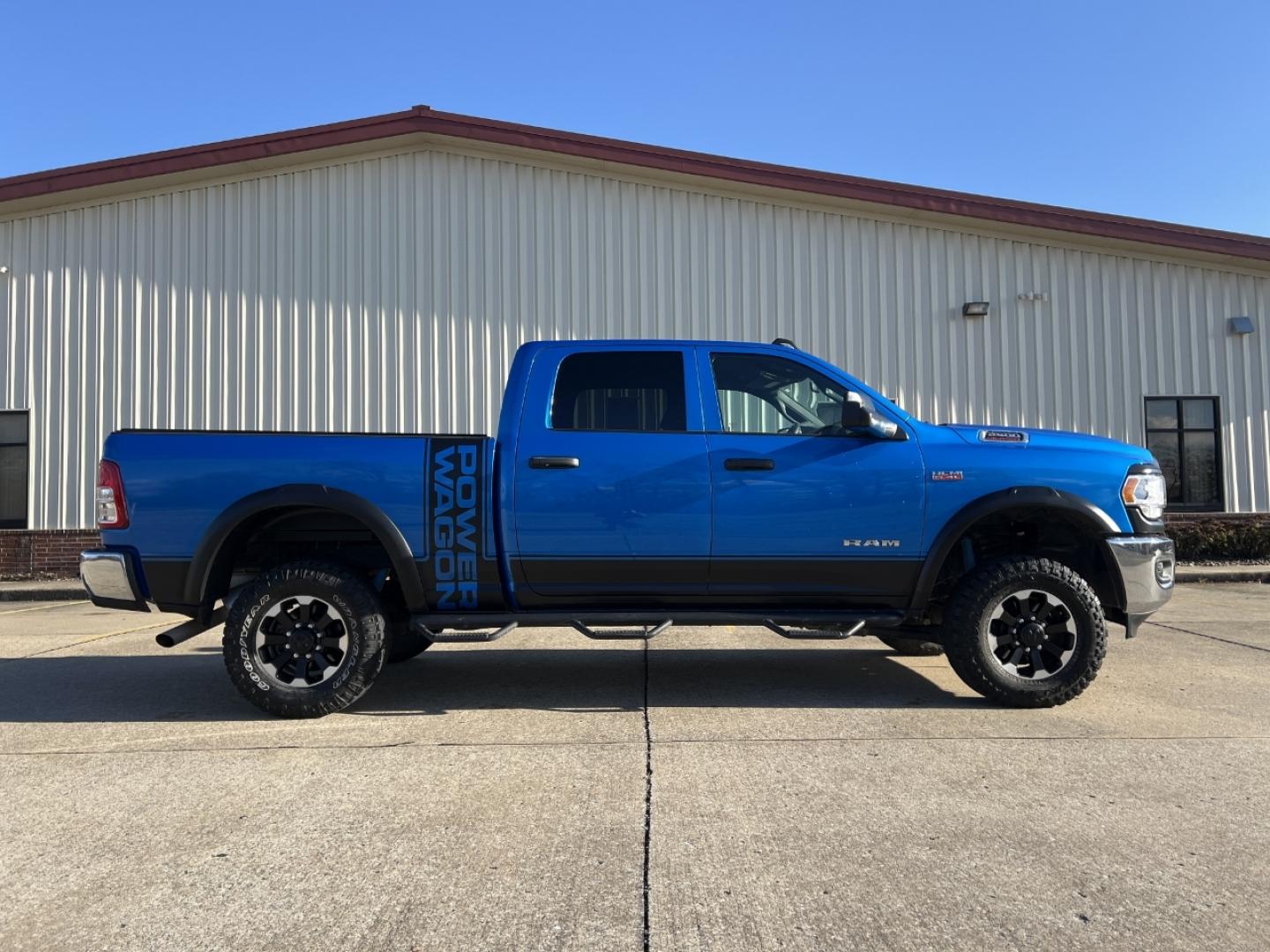 2021 BLUE /Gray Leather RAM 2500 TRADESMAN (3C6TR5CJ1MG) with an 6.4L engine, Automatic transmission, located at 2990 Old Orchard Rd., Jackson, MO, 63755, 37.354214, -89.612106 - Photo#6