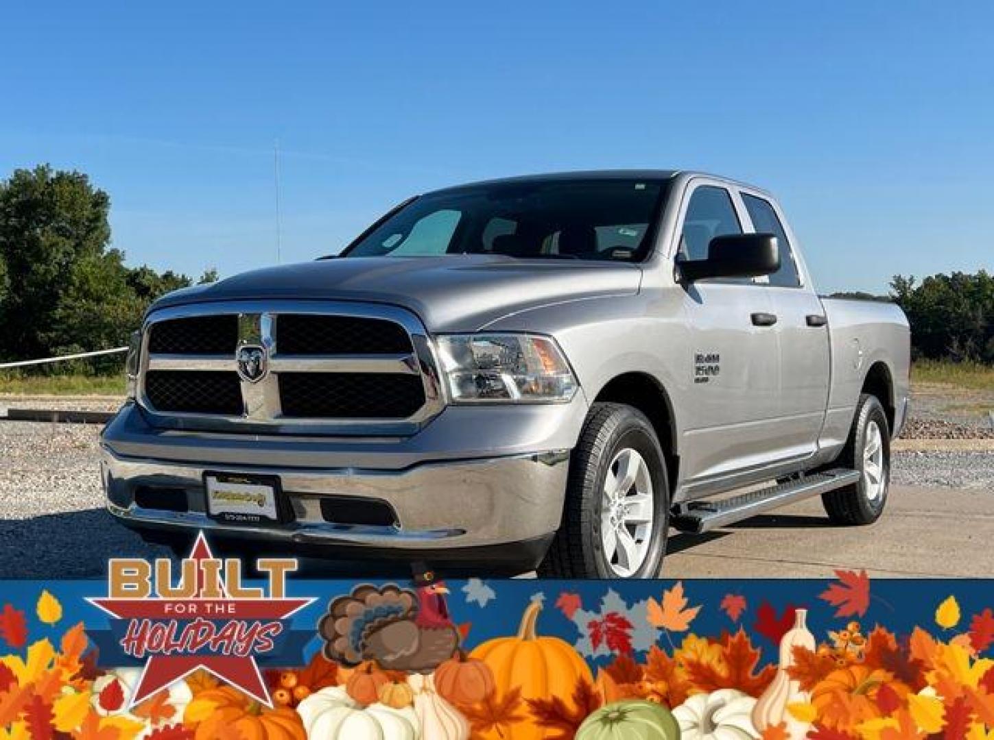 2020 SILVER /Gray RAM 1500 CLASSIC TRADESMAN (1C6RR6FG8LS) with an 3.6L engine, Automatic transmission, located at 2990 Old Orchard Rd., Jackson, MO, 63755, 37.354214, -89.612106 - Photo#3