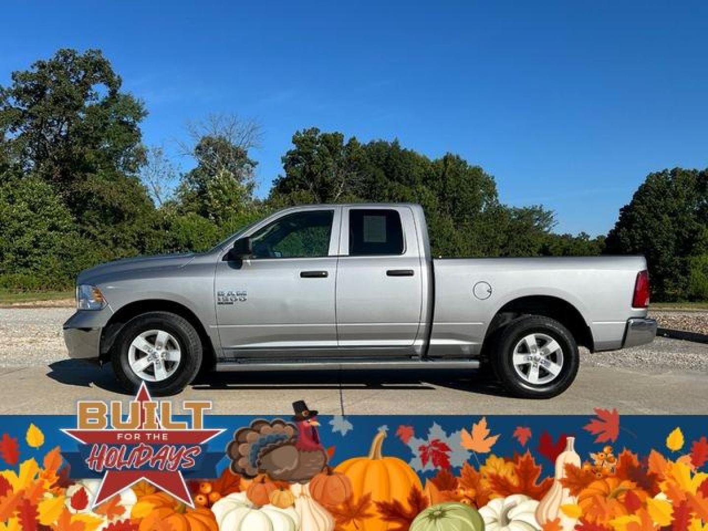 2020 SILVER /Gray RAM 1500 CLASSIC TRADESMAN (1C6RR6FG8LS) with an 3.6L engine, Automatic transmission, located at 2990 Old Orchard Rd., Jackson, MO, 63755, 37.354214, -89.612106 - Photo#4