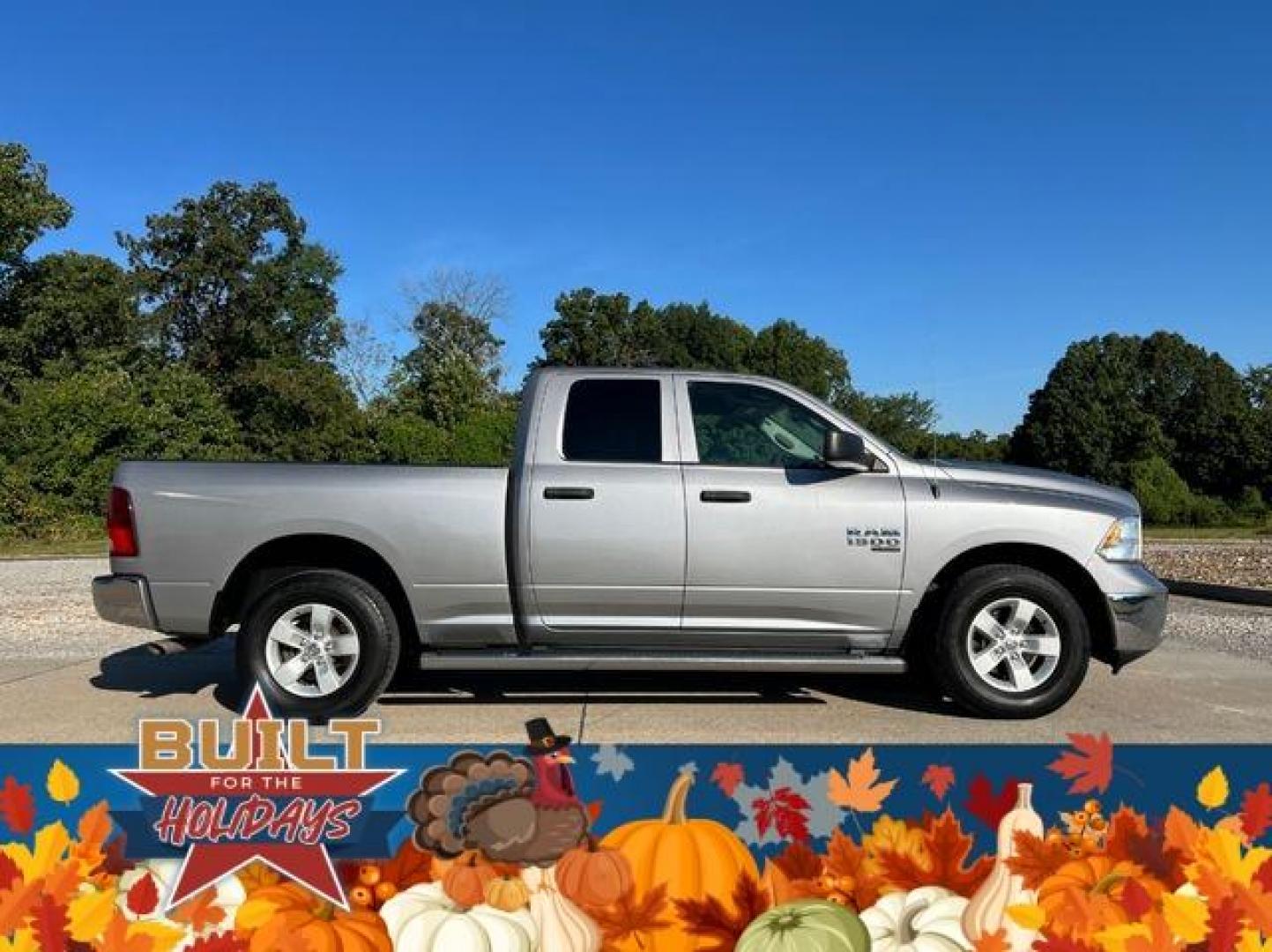 2020 SILVER /Gray RAM 1500 CLASSIC TRADESMAN (1C6RR6FG8LS) with an 3.6L engine, Automatic transmission, located at 2990 Old Orchard Rd., Jackson, MO, 63755, 37.354214, -89.612106 - Photo#5