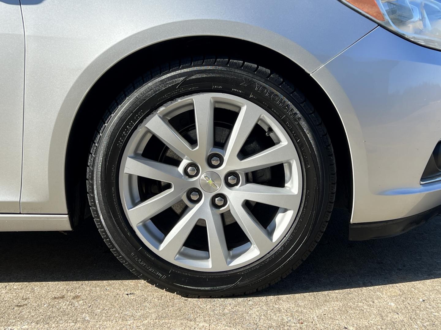 2014 SILVER /Black/Gray Cloth/Leather CHEVROLET MALIBU 2LT (1G11E5SL3EF) with an 2.5L engine, Automatic transmission, located at 2990 Old Orchard Rd., Jackson, MO, 63755, 37.354214, -89.612106 - Photo#36