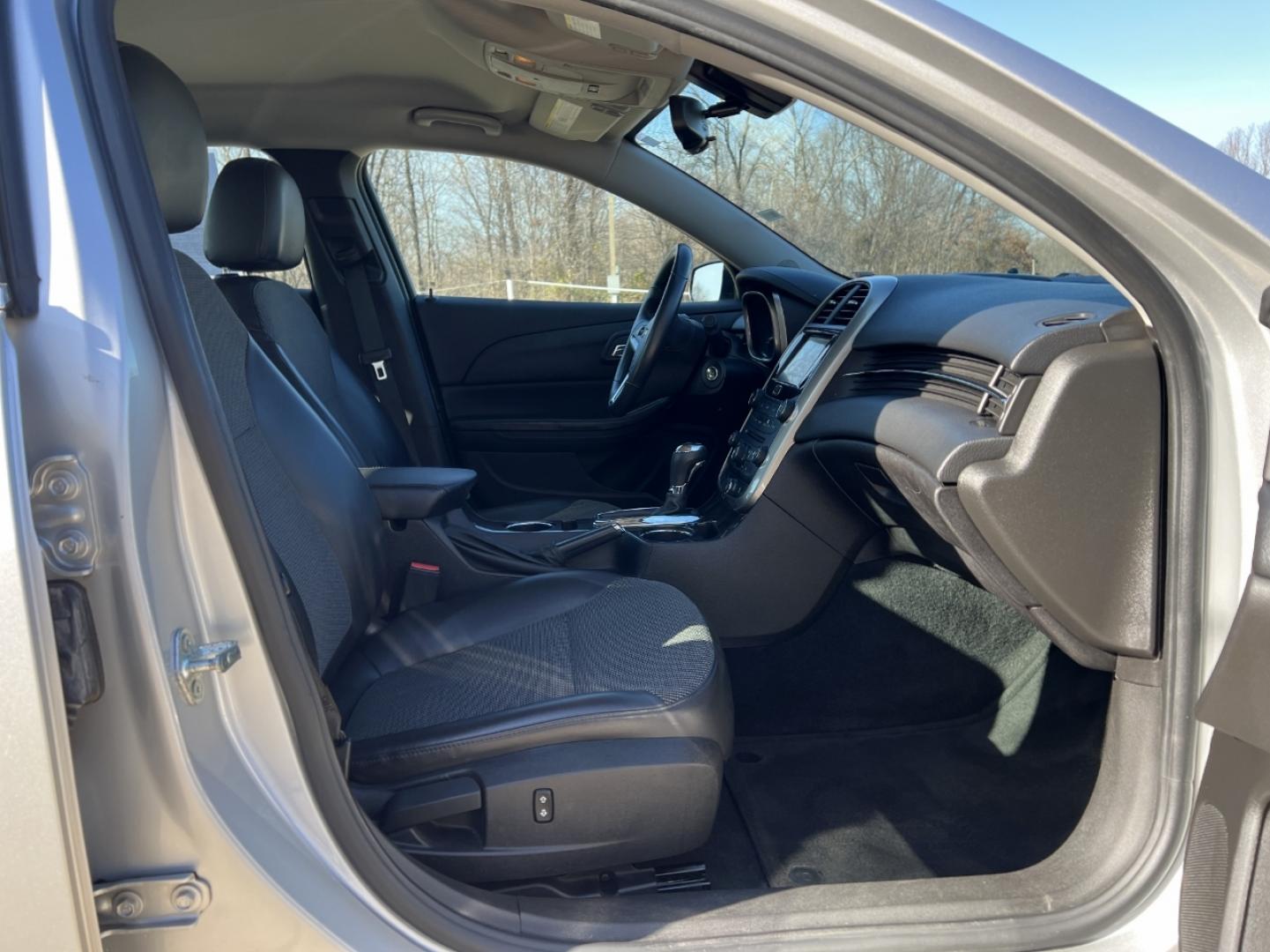 2014 SILVER /Black/Gray Cloth/Leather CHEVROLET MALIBU 2LT (1G11E5SL3EF) with an 2.5L engine, Automatic transmission, located at 2990 Old Orchard Rd., Jackson, MO, 63755, 37.354214, -89.612106 - Photo#14