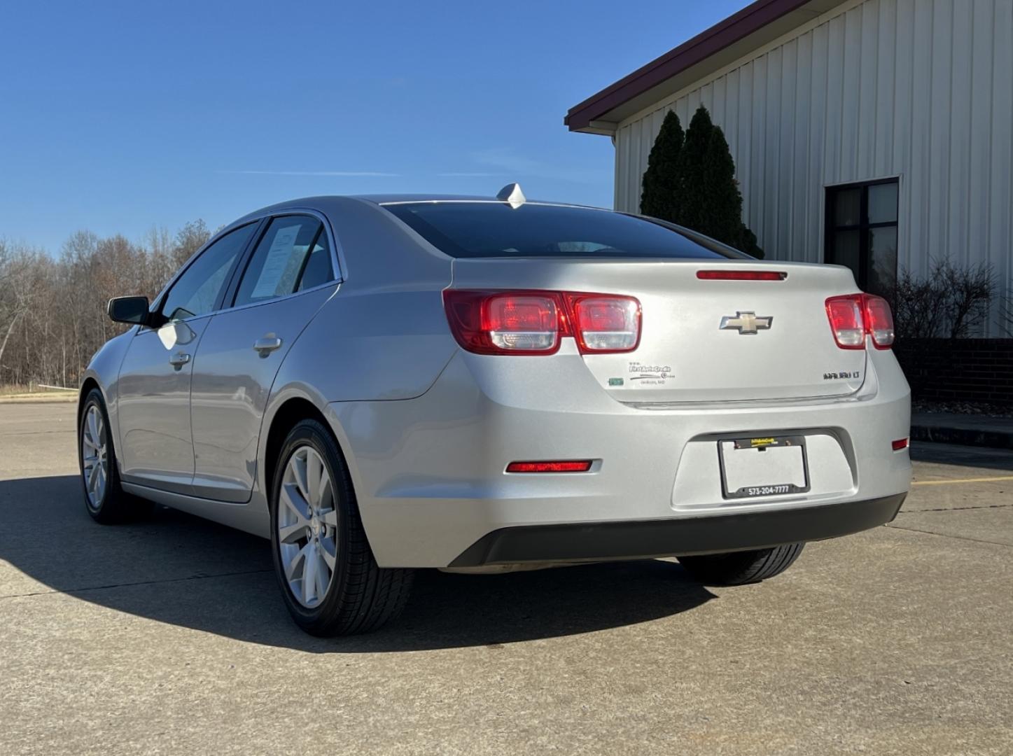 2014 SILVER /Black/Gray Cloth/Leather CHEVROLET MALIBU 2LT (1G11E5SL3EF) with an 2.5L engine, Automatic transmission, located at 2990 Old Orchard Rd., Jackson, MO, 63755, 37.354214, -89.612106 - Photo#8