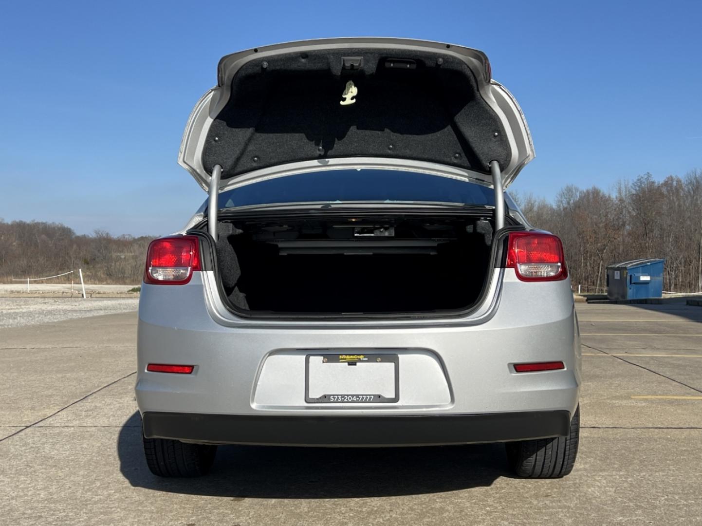 2014 SILVER /Black/Gray Cloth/Leather CHEVROLET MALIBU 2LT (1G11E5SL3EF) with an 2.5L engine, Automatic transmission, located at 2990 Old Orchard Rd., Jackson, MO, 63755, 37.354214, -89.612106 - Photo#17