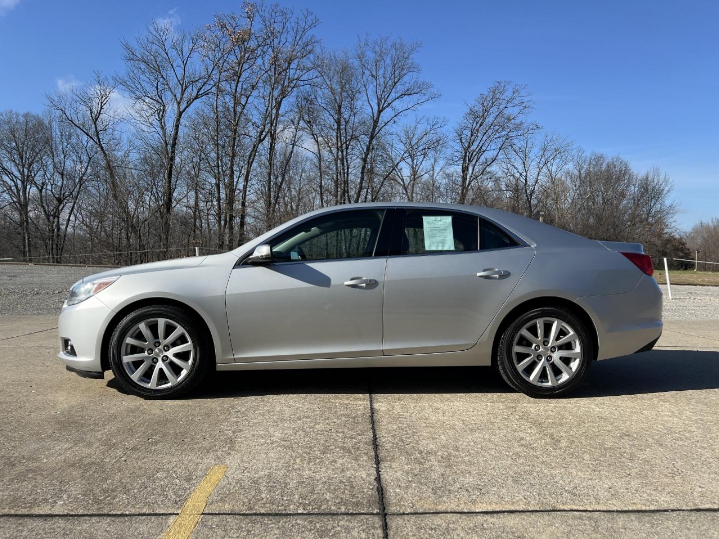 2014 SILVER /Black/Gray Cloth/Leather CHEVROLET MALIBU 2LT (1G11E5SL3EF) with an 2.5L engine, Automatic transmission, located at 2990 Old Orchard Rd., Jackson, MO, 63755, 37.354214, -89.612106 - Photo#5