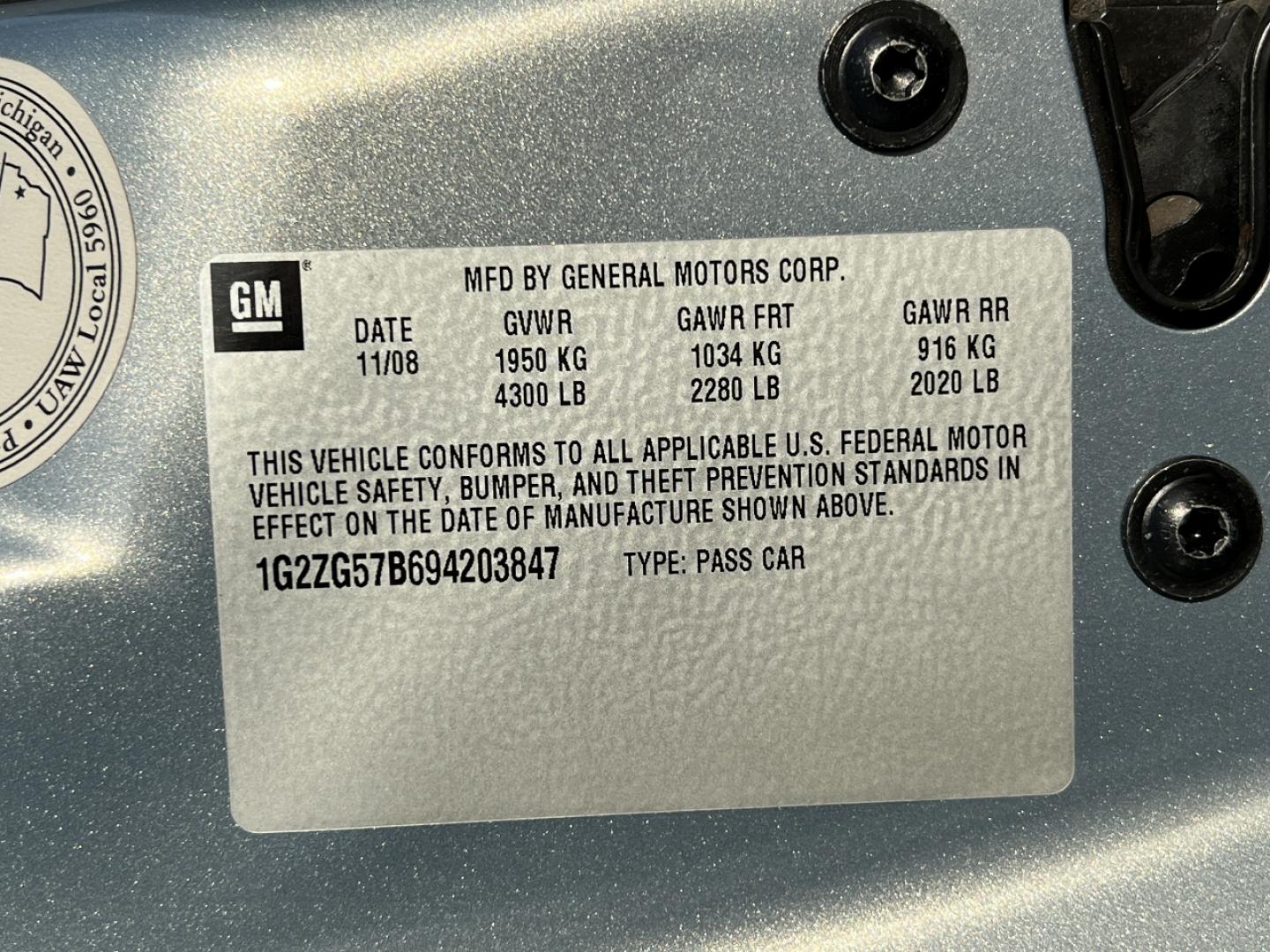 2009 GREY /Tan Cloth Pontiac G6 Sedan (1G2ZG57B694) with an 2.4L 4 Cyl. engine, 4-Speed Automatic Overdrive transmission, located at 2990 Old Orchard Rd., Jackson, MO, 63755, 37.354214, -89.612106 - 2009 Pontiac G6 Only 48xxx miles Front Wheel Drive 2.4L 4 Cyl. Automatic Cruise Power Windows/Locks/Mirrors We have financing available and we accept trades! Fill out a credit application on our website or come by today! If you have any questions, give us a call at (573) 204-7777 or vi - Photo#42