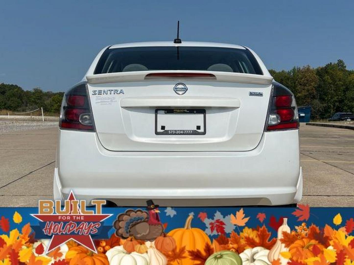 2012 WHITE /Gray NISSAN SENTRA 2.0 (3N1AB6AP8CL) with an 2.0L engine, Continuously Variable transmission, located at 2990 Old Orchard Rd., Jackson, MO, 63755, 37.354214, -89.612106 - Photo#9