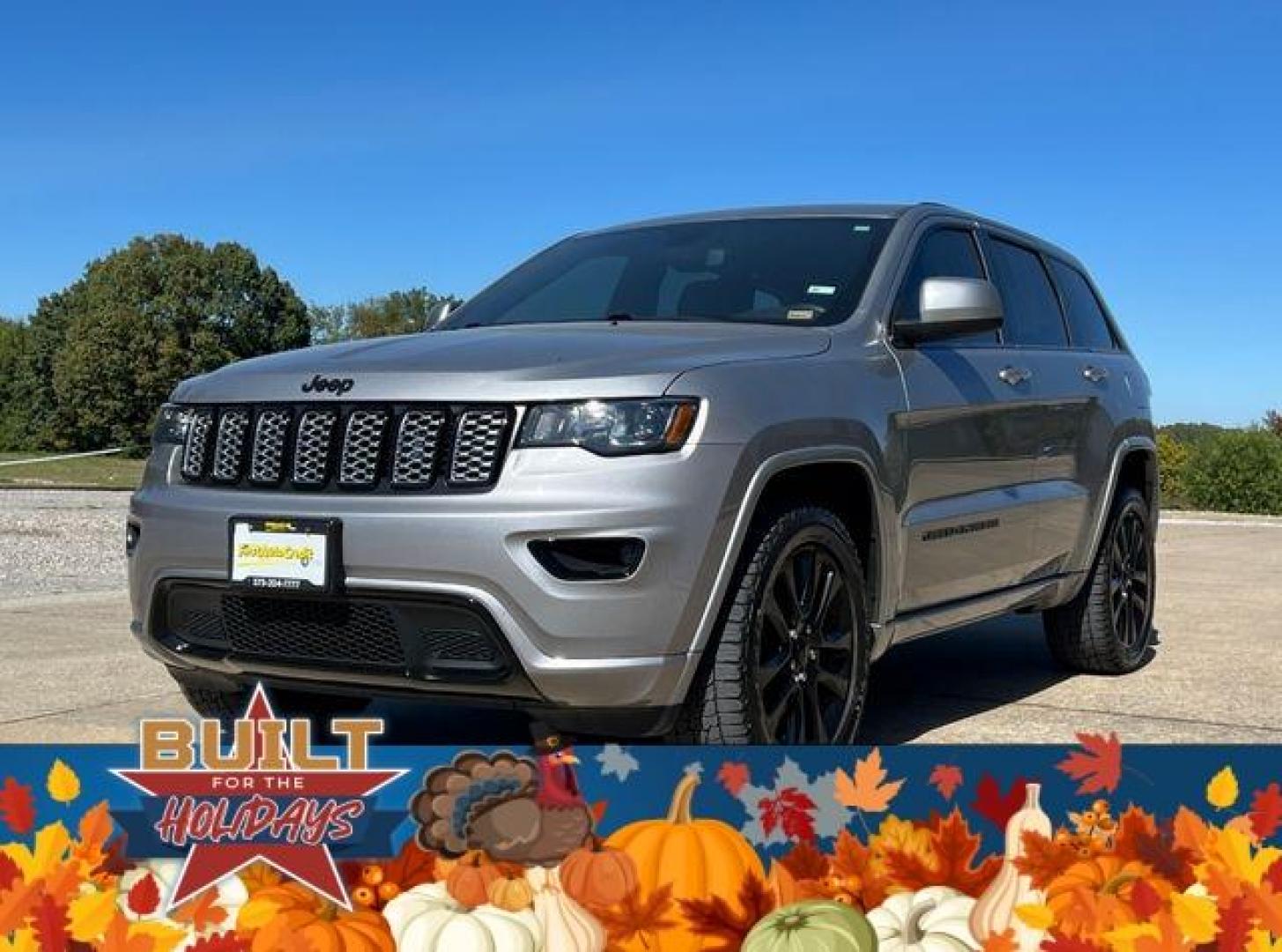 2018 SILVER /Black JEEP GRAND CHEROKEE ALTITUDE (1C4RJFAG3JC) with an 3.6L engine, Automatic transmission, located at 2990 Old Orchard Rd., Jackson, MO, 63755, 37.354214, -89.612106 - Photo#8