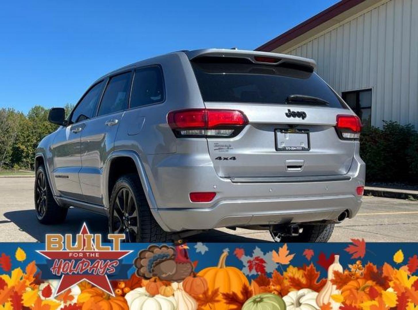 2018 SILVER /Black JEEP GRAND CHEROKEE ALTITUDE (1C4RJFAG3JC) with an 3.6L engine, Automatic transmission, located at 2990 Old Orchard Rd., Jackson, MO, 63755, 37.354214, -89.612106 - Photo#12