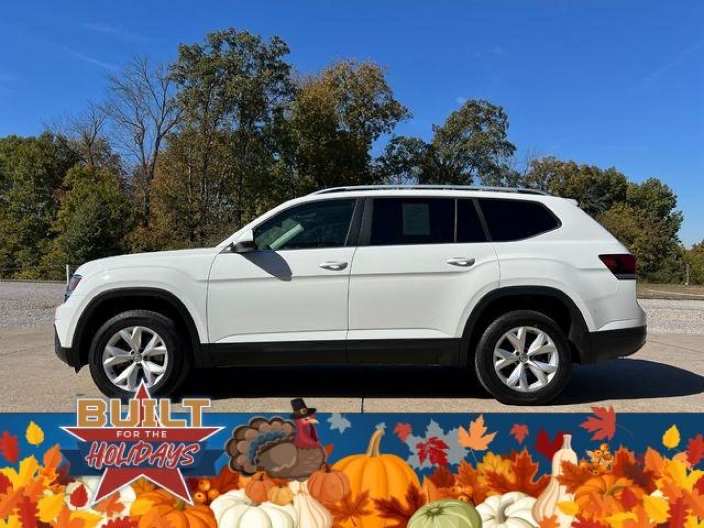 2018 WHITE /Black VOLKSWAGEN ATLAS S (1V2GR2CA3JC) with an 3.6L engine, Automatic transmission, located at 2990 Old Orchard Rd., Jackson, MO, 63755, 37.354214, -89.612106 - Photo#4