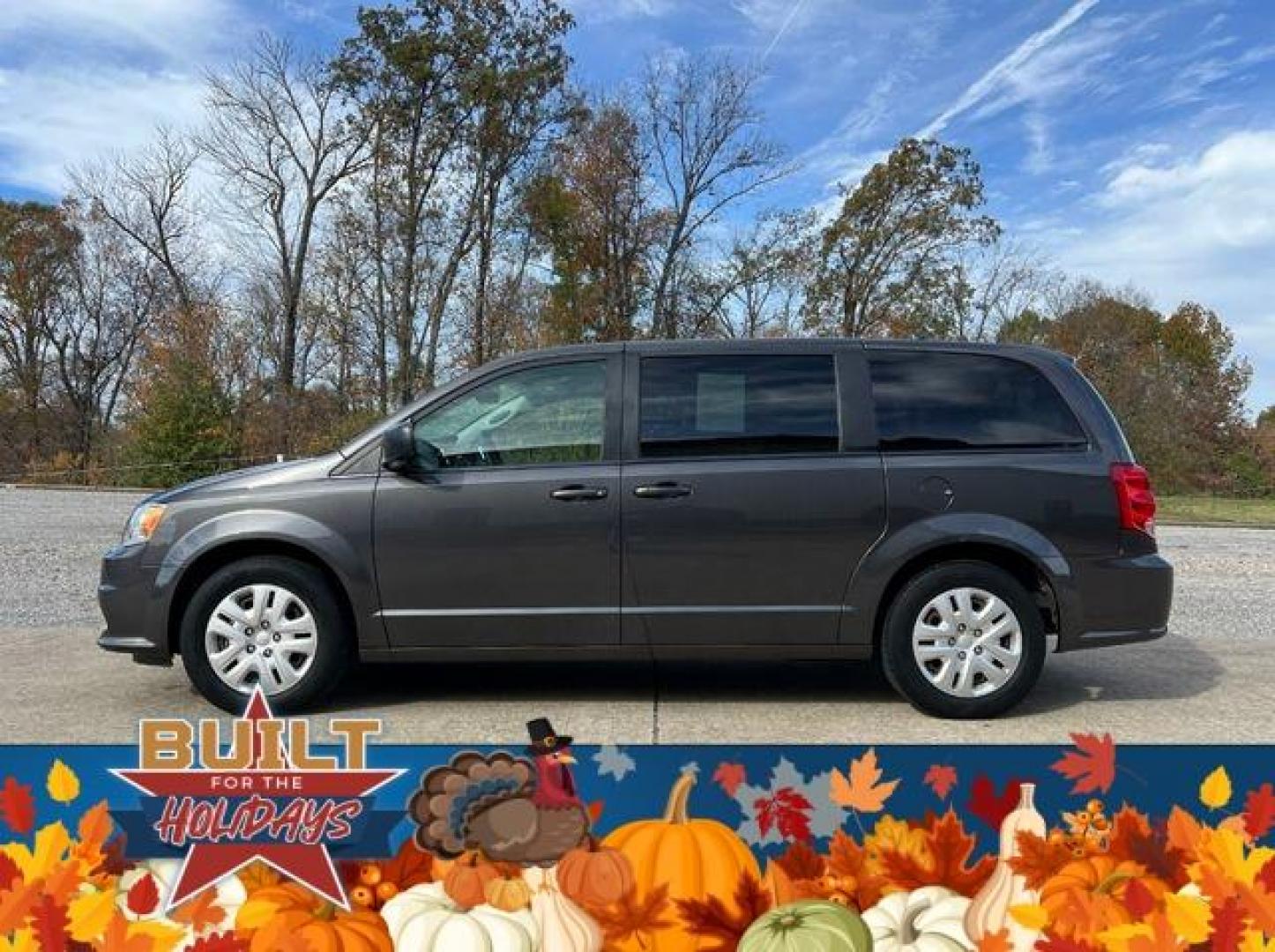 2018 GRAY /Black DODGE GRAND CARAVAN SE (2C4RDGBGXJR) with an 3.6L engine, Automatic transmission, located at 2990 Old Orchard Rd., Jackson, MO, 63755, 37.354214, -89.612106 - Photo#4