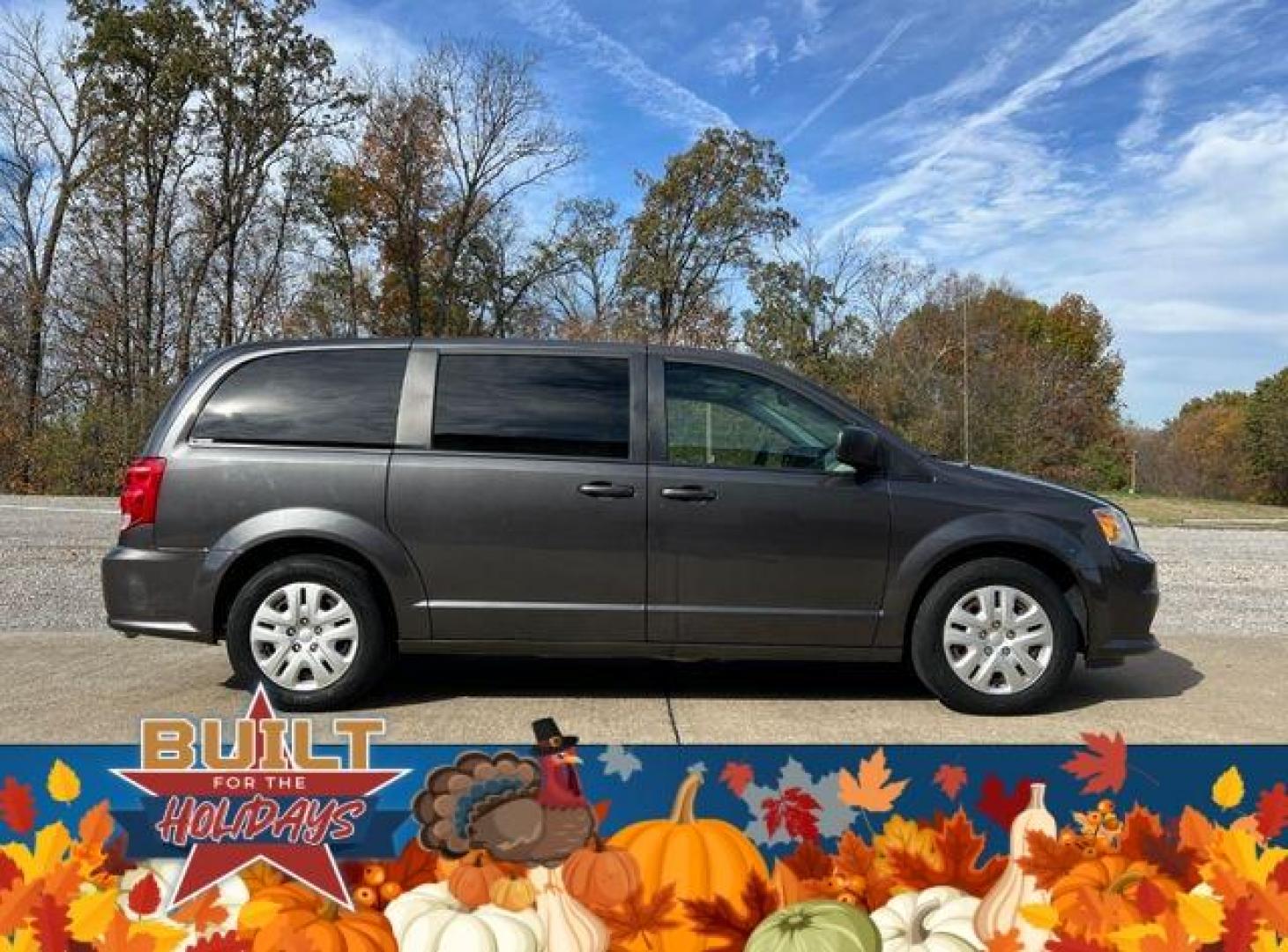 2018 GRAY /Black DODGE GRAND CARAVAN SE (2C4RDGBGXJR) with an 3.6L engine, Automatic transmission, located at 2990 Old Orchard Rd., Jackson, MO, 63755, 37.354214, -89.612106 - Photo#5